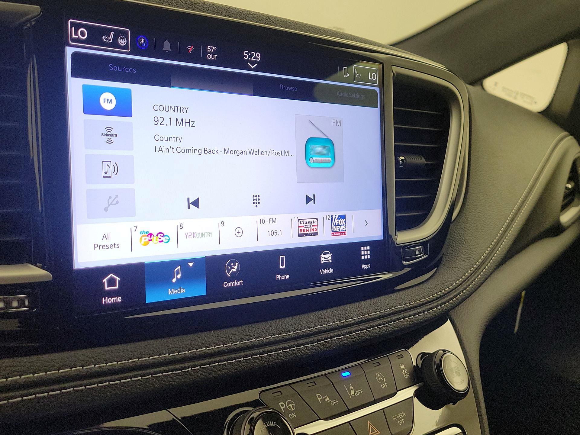 Thumbnail: 2025 Chrysler Pacifica - 15