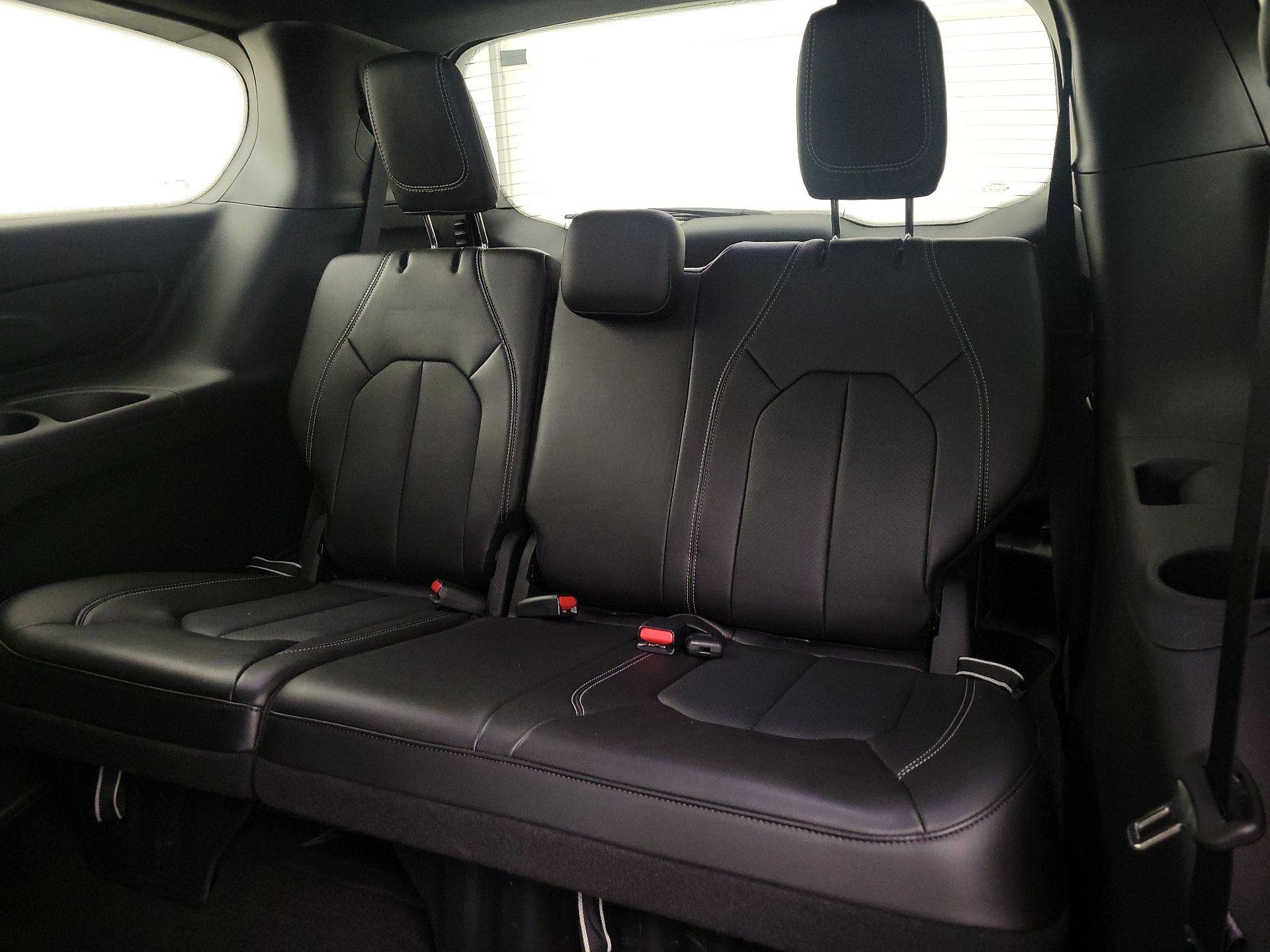 Thumbnail: 2025 Chrysler Pacifica - 20