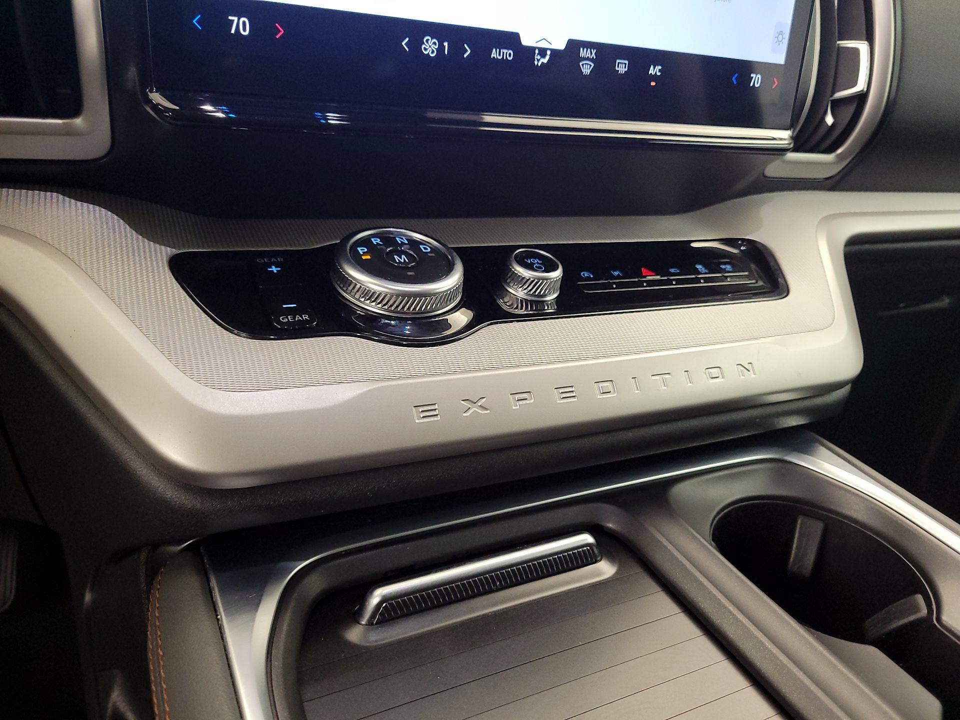 Thumbnail: 2025 Ford Expedition MAX - 18