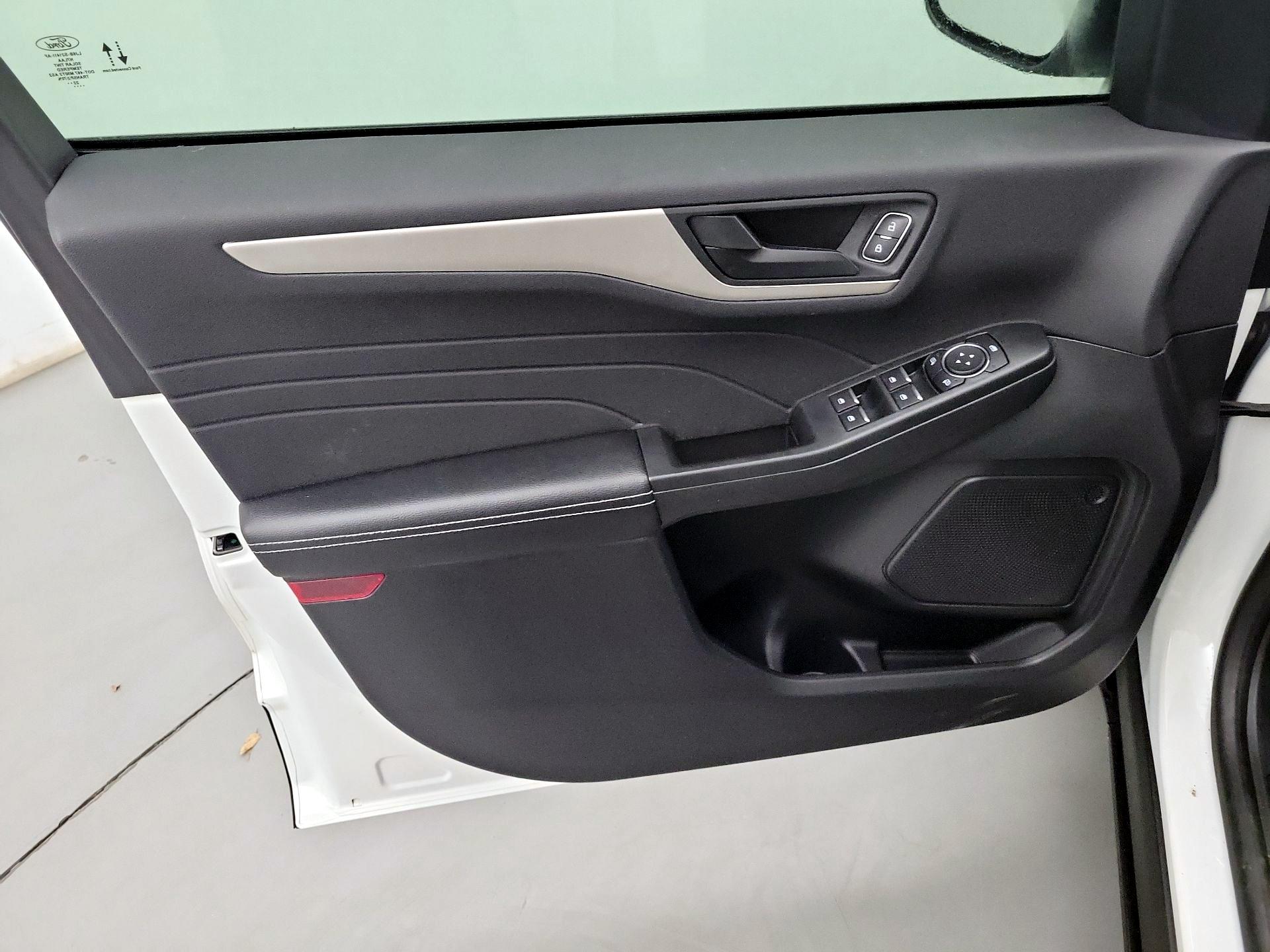 Thumbnail: 2022 Ford Escape - 12