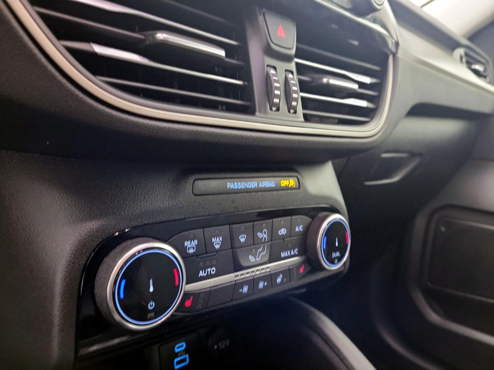 Thumbnail: 2022 Ford Escape - 17