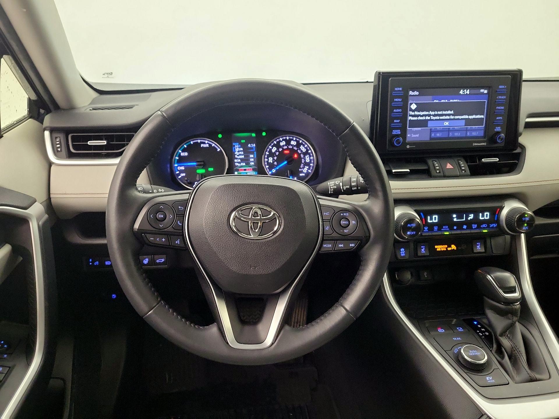 Thumbnail: 2022 Toyota RAV4 - 10