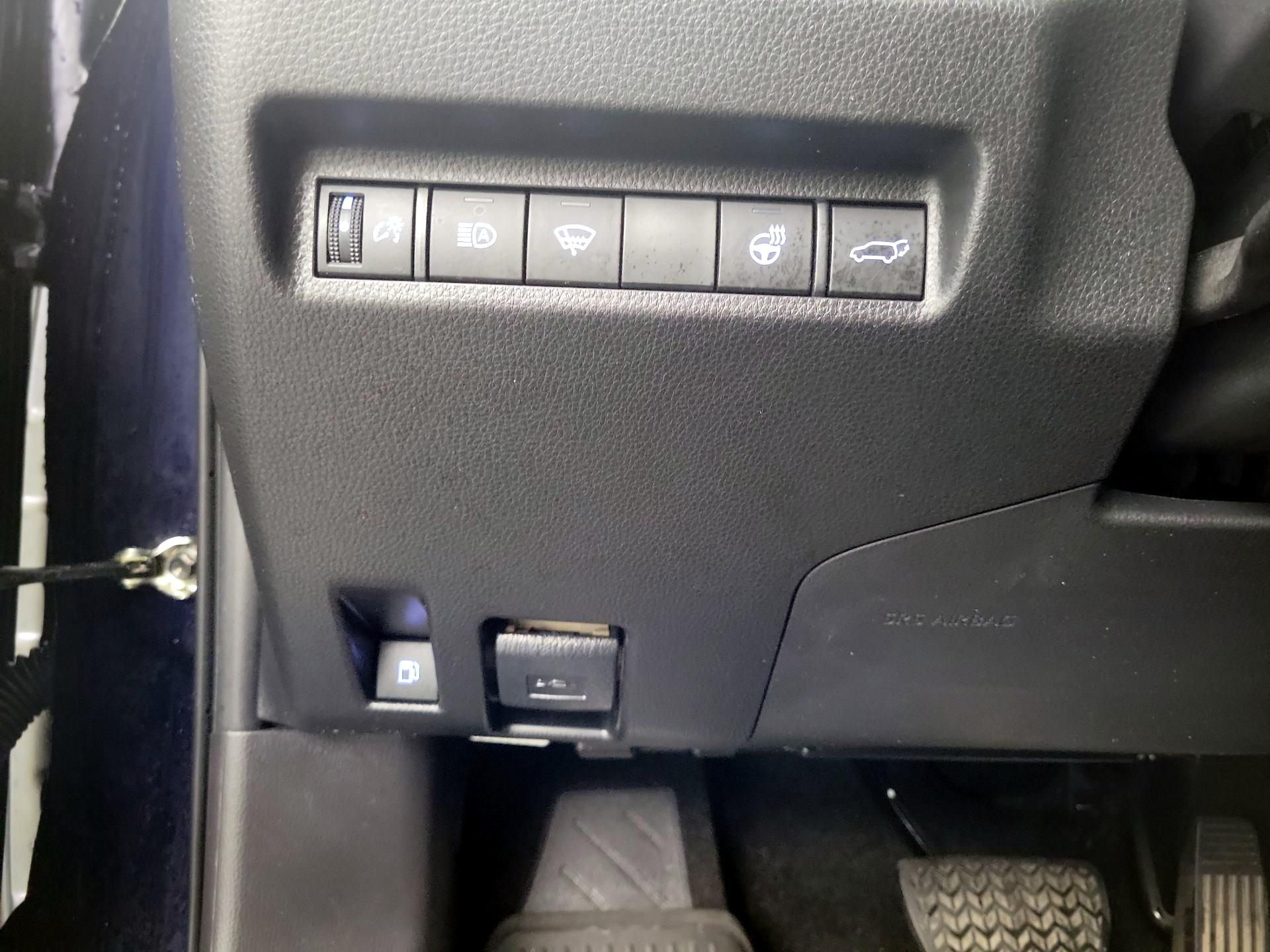 Thumbnail: 2022 Toyota RAV4 - 13