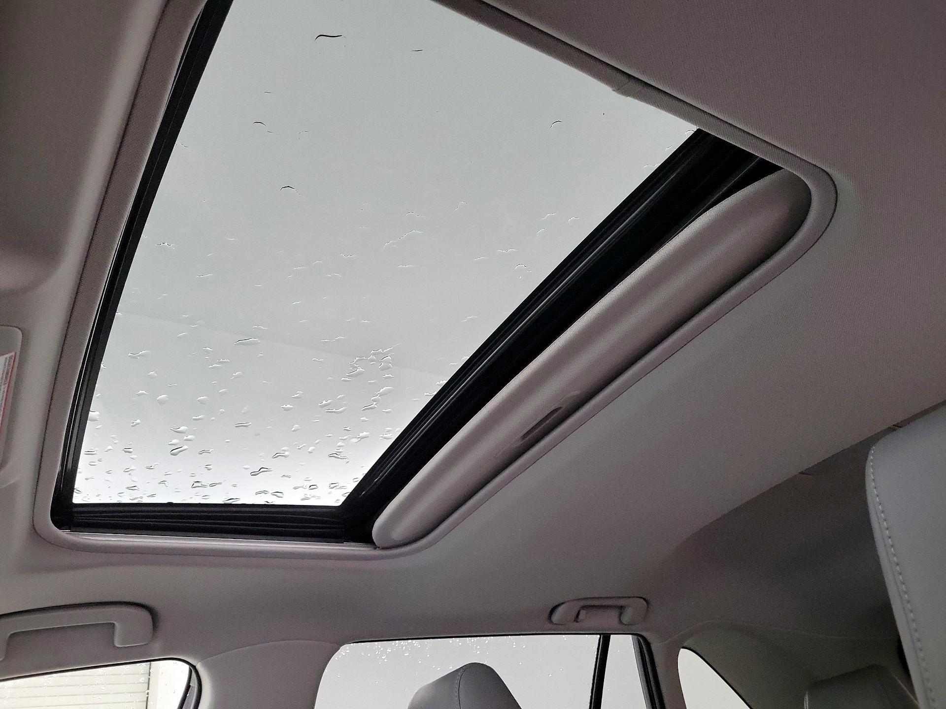 Thumbnail: 2022 Toyota RAV4 - 19