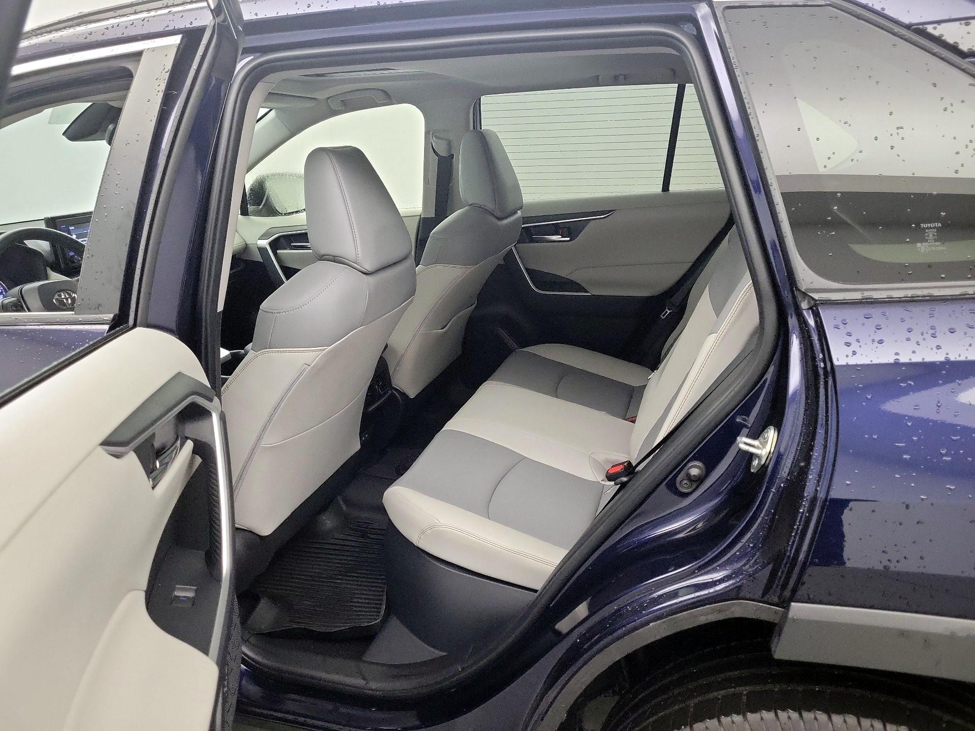 Thumbnail: 2022 Toyota RAV4 - 20