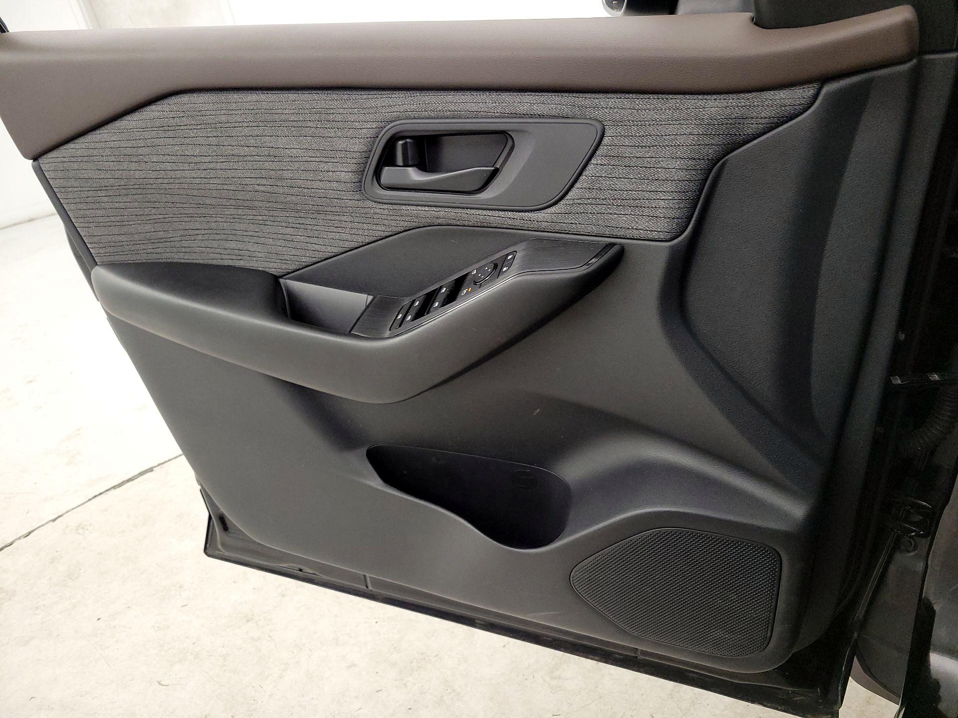 Thumbnail: 2023 Nissan Rogue - 12