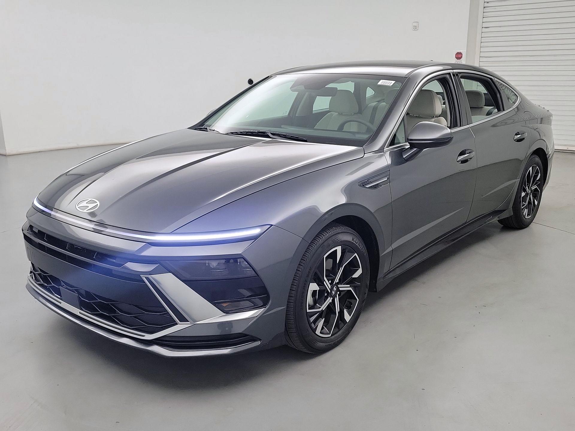 Thumbnail: 2025 Hyundai Sonata - 3