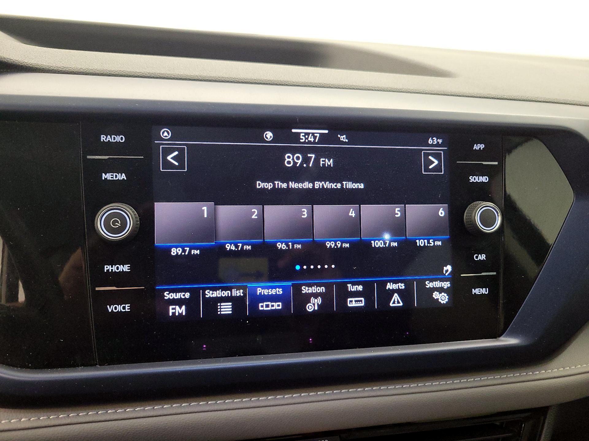 Thumbnail: 2024 Volkswagen Taos - 15