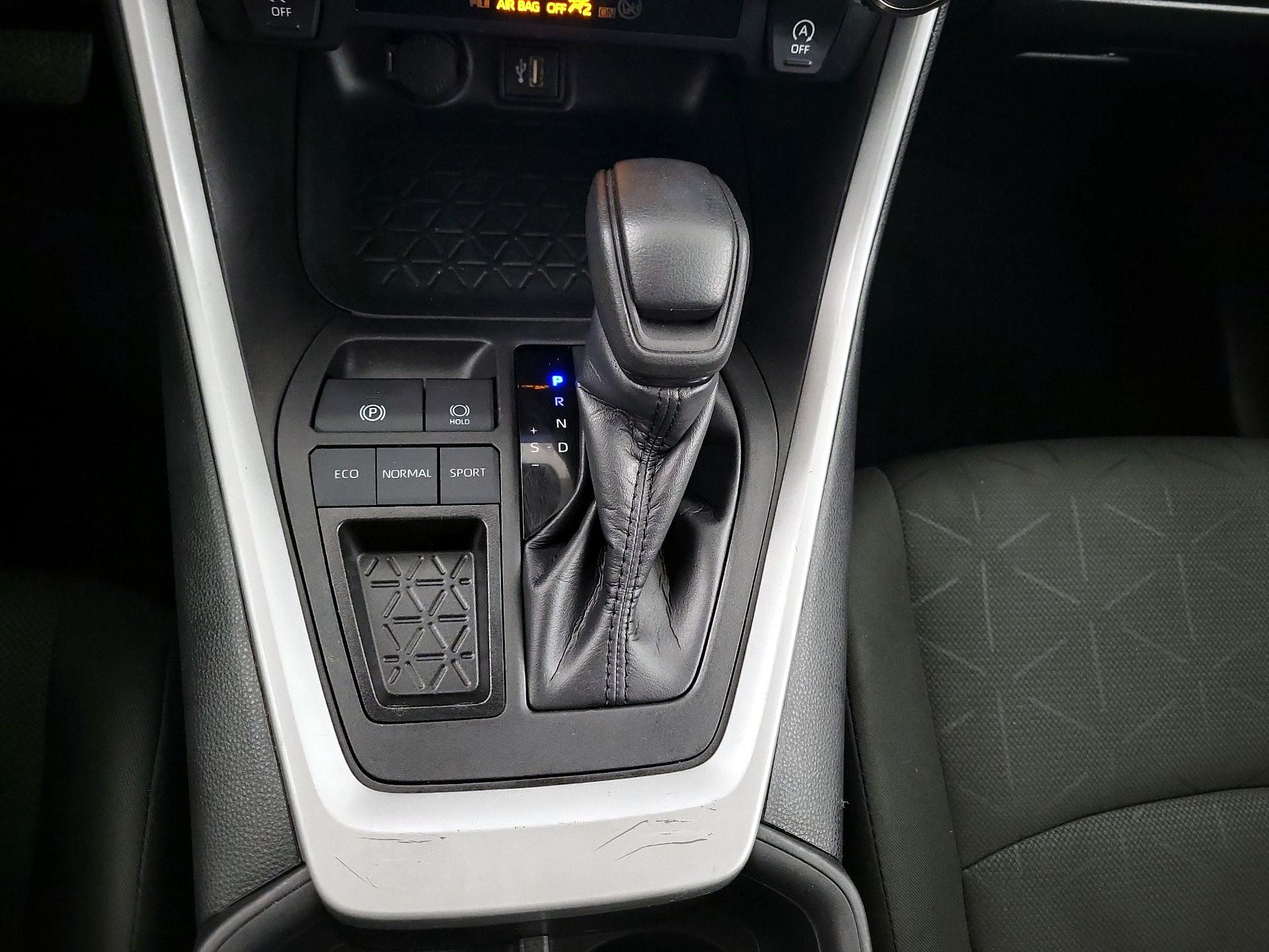 Thumbnail: 2024 Toyota RAV4 - 15