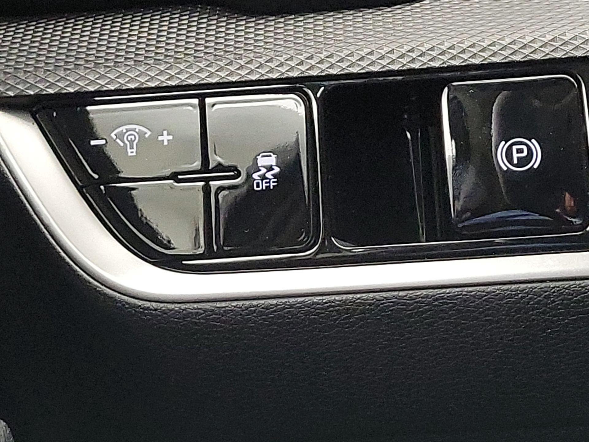 Thumbnail: 2023 Kia Sportage - 13