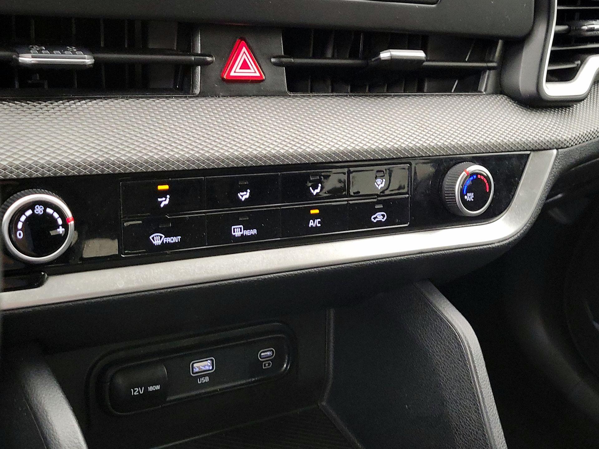 Thumbnail: 2023 Kia Sportage - 16