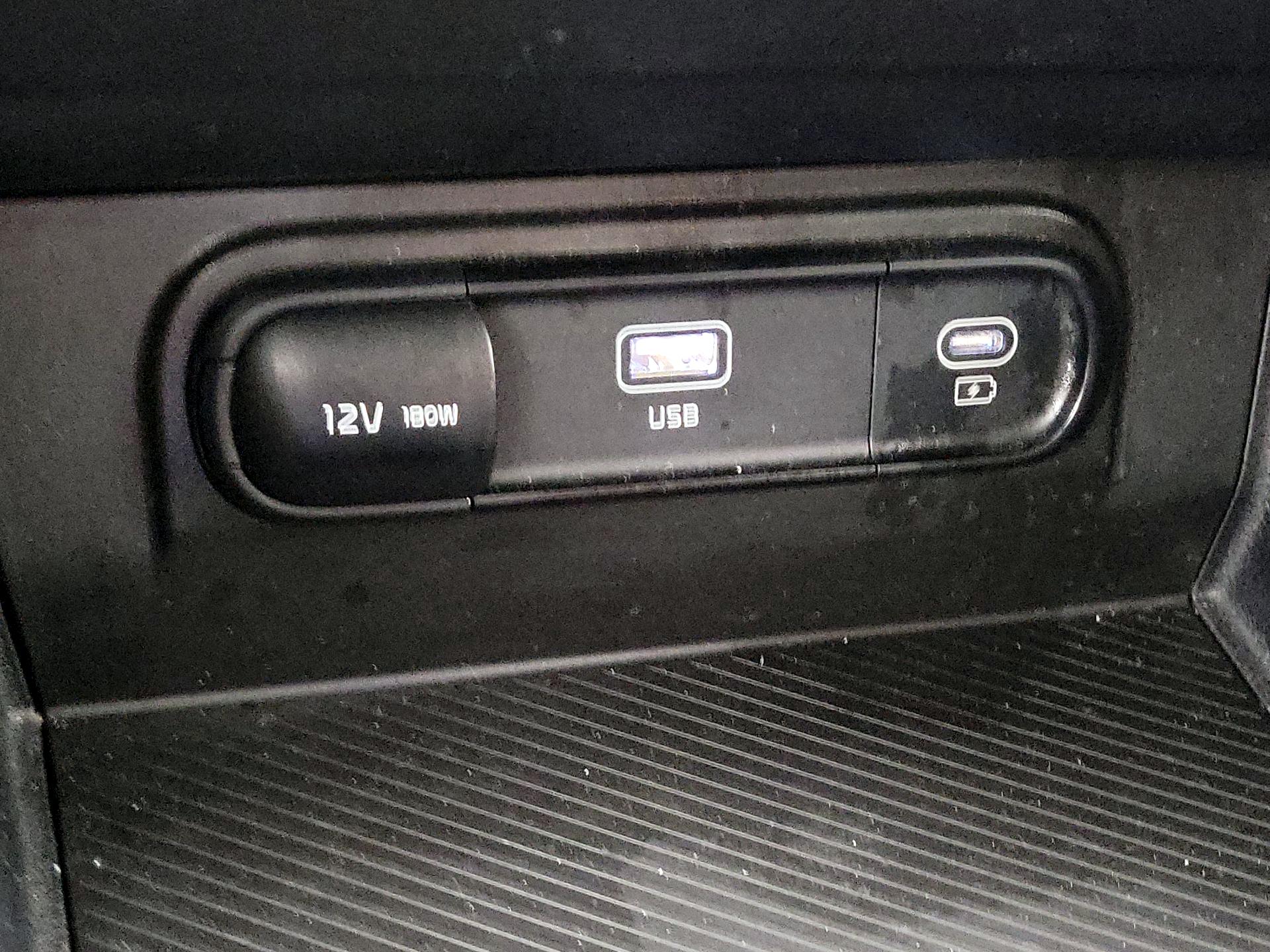 Thumbnail: 2023 Kia Sportage - 18