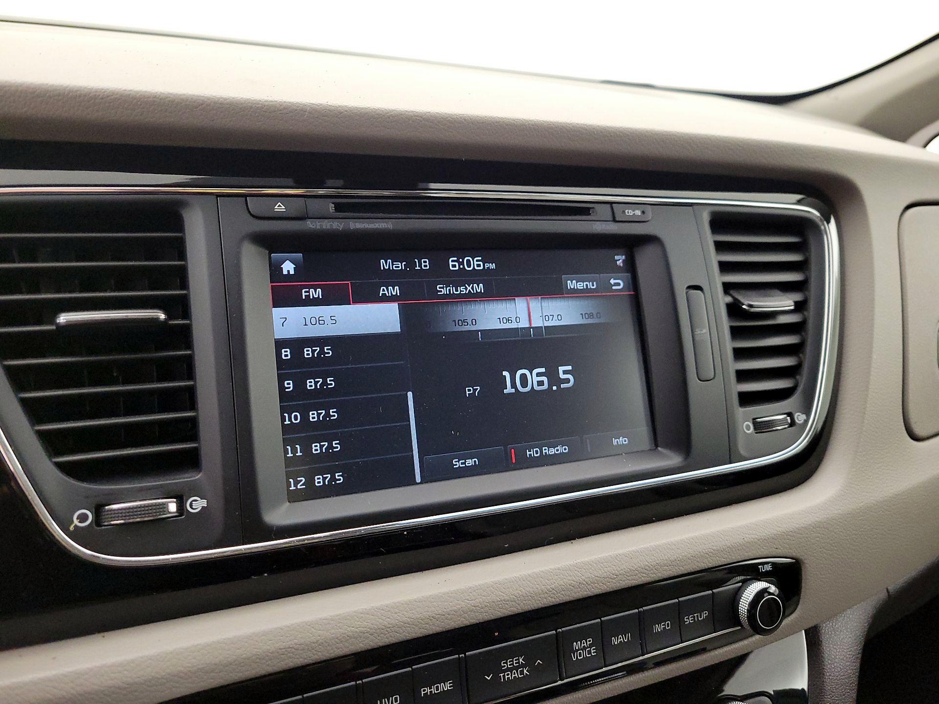 Thumbnail: 2018 Kia Sedona - 16