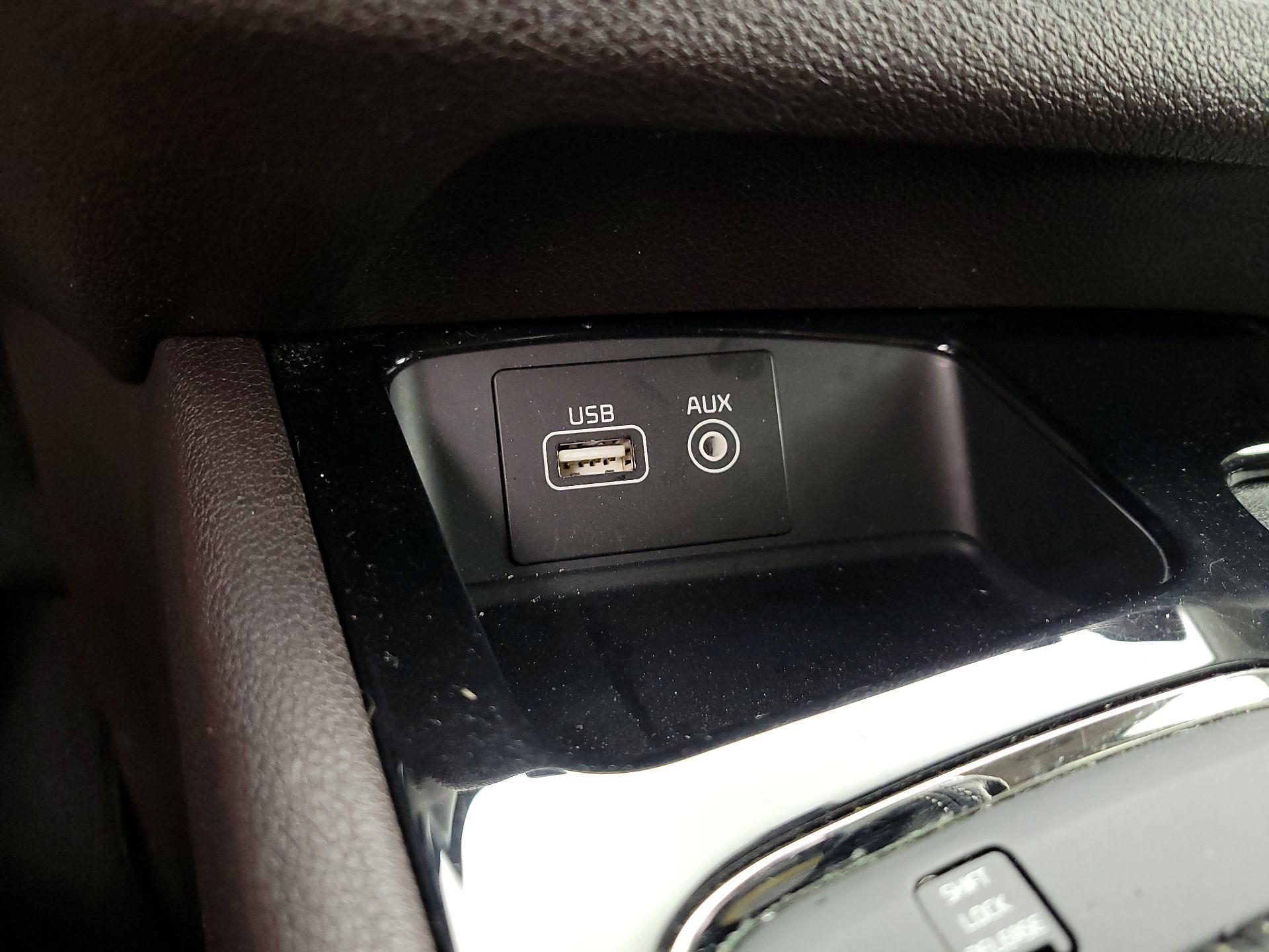 Thumbnail: 2018 Kia Sedona - 19