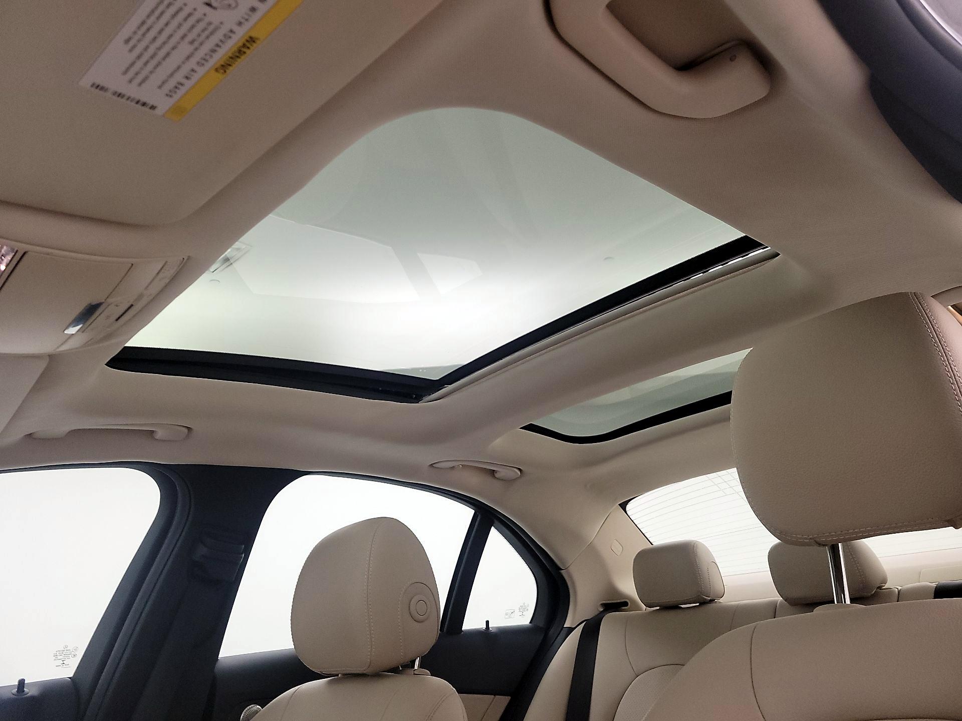 Thumbnail: 2017 Mercedes-Benz C-Class - 20