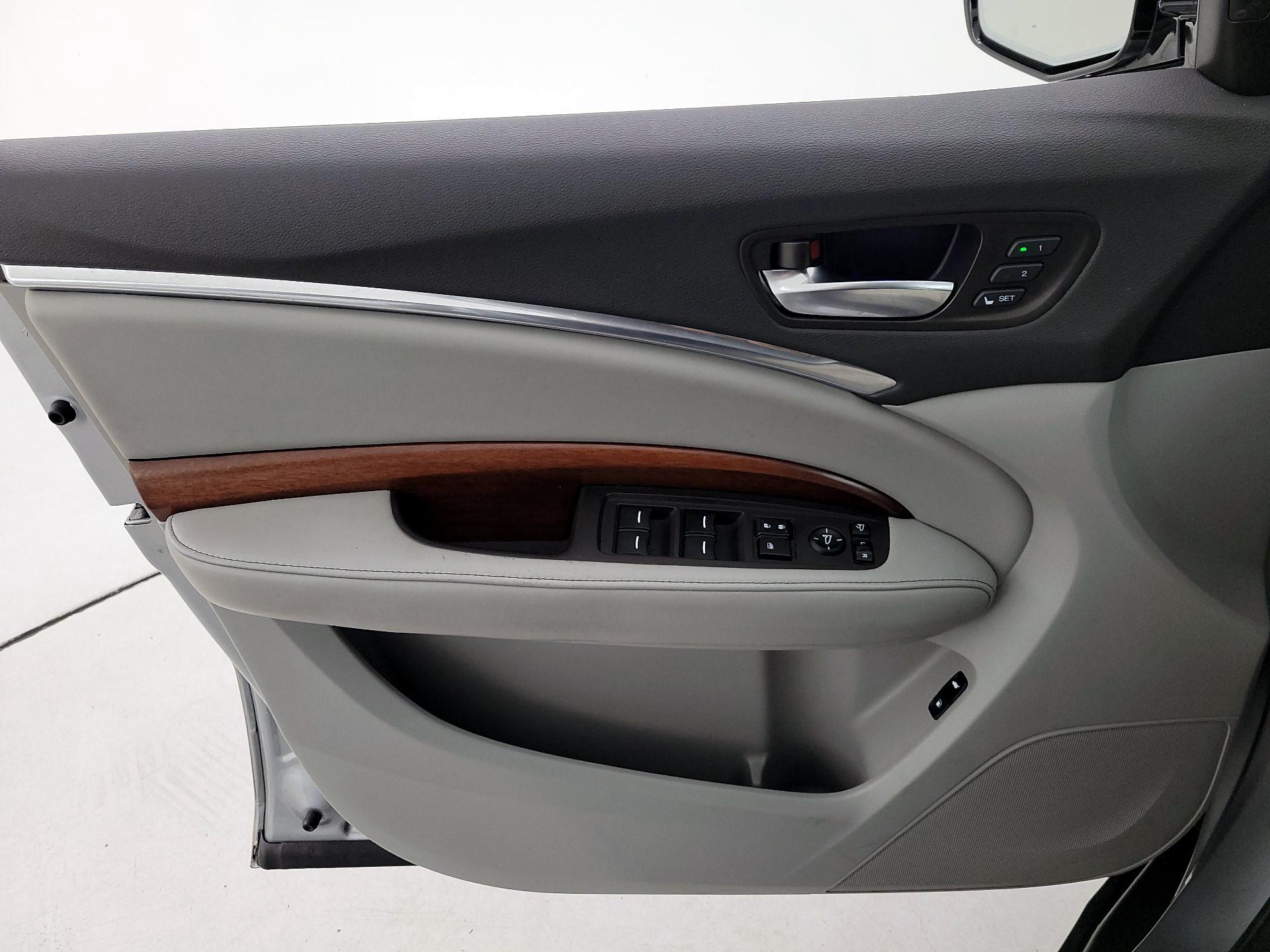 Thumbnail: 2018 Acura MDX - 12