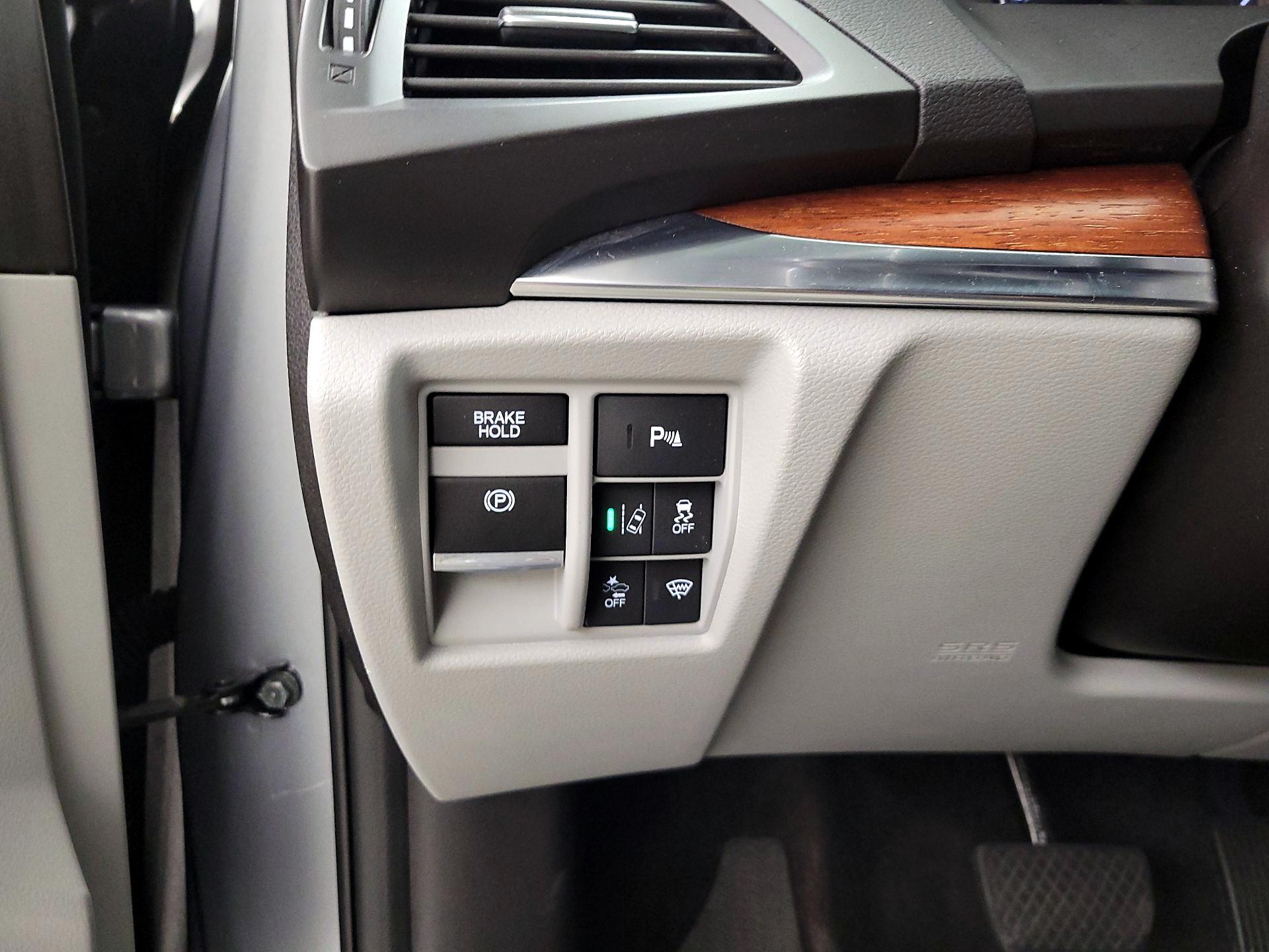 Thumbnail: 2018 Acura MDX - 13