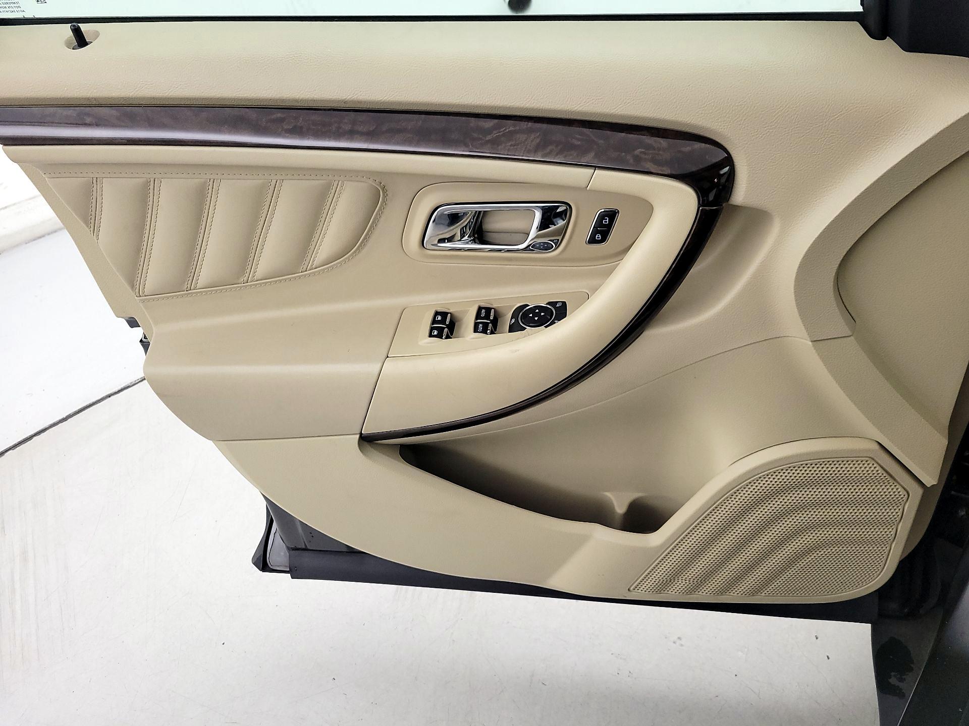 Thumbnail: 2018 Ford Taurus - 12