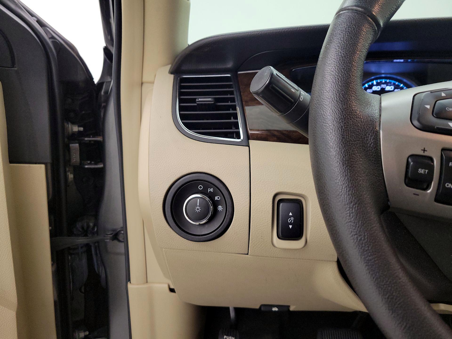 Thumbnail: 2018 Ford Taurus - 13