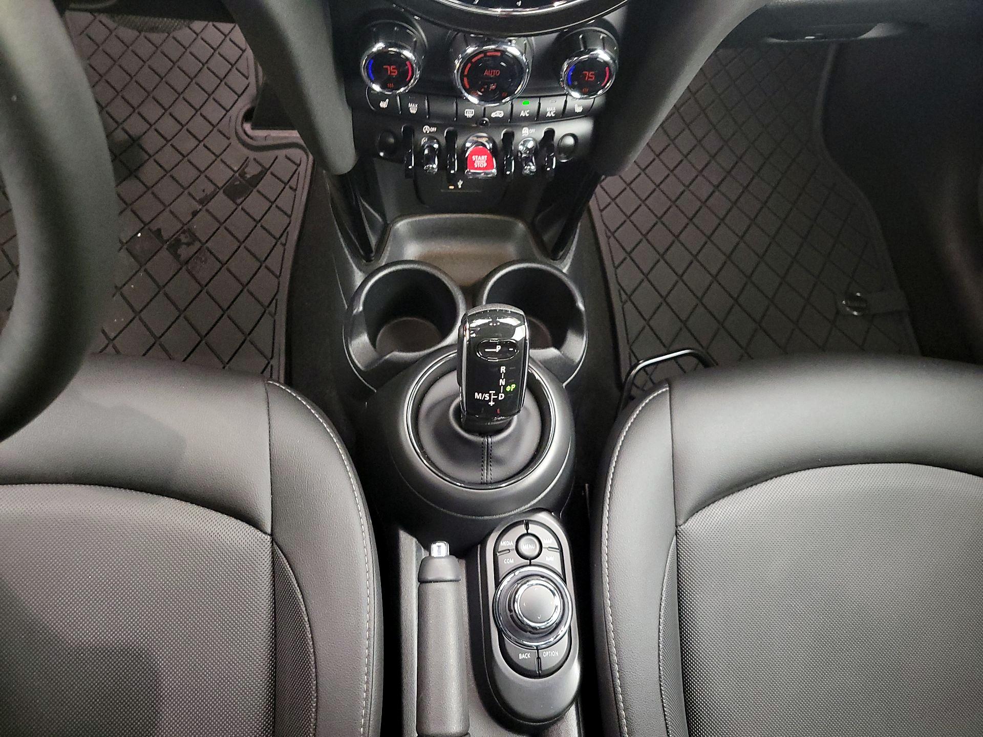 Thumbnail: 2024 MINI Cooper - 18