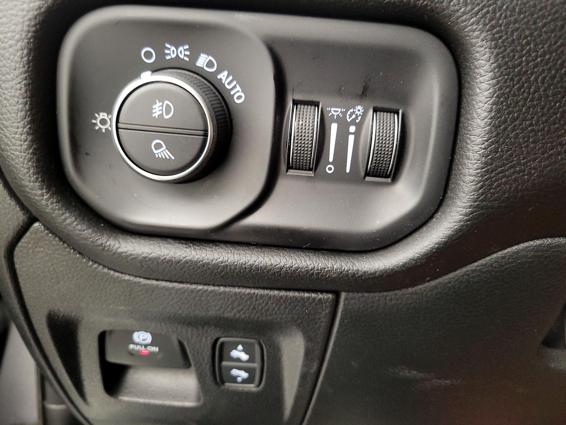 Thumbnail: 2025 RAM 1500 - 13