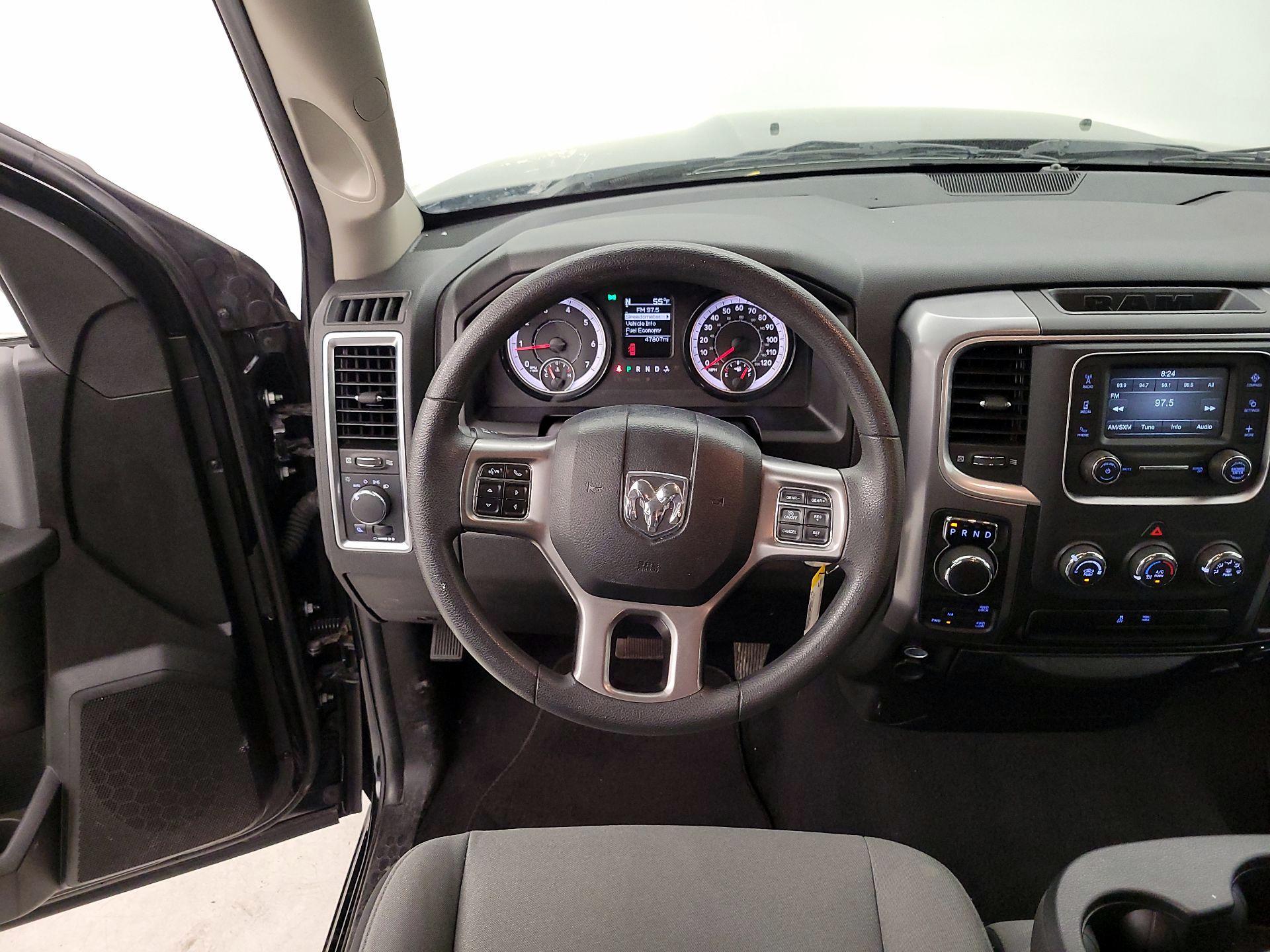 Thumbnail: 2024 RAM 1500 Classic - 10