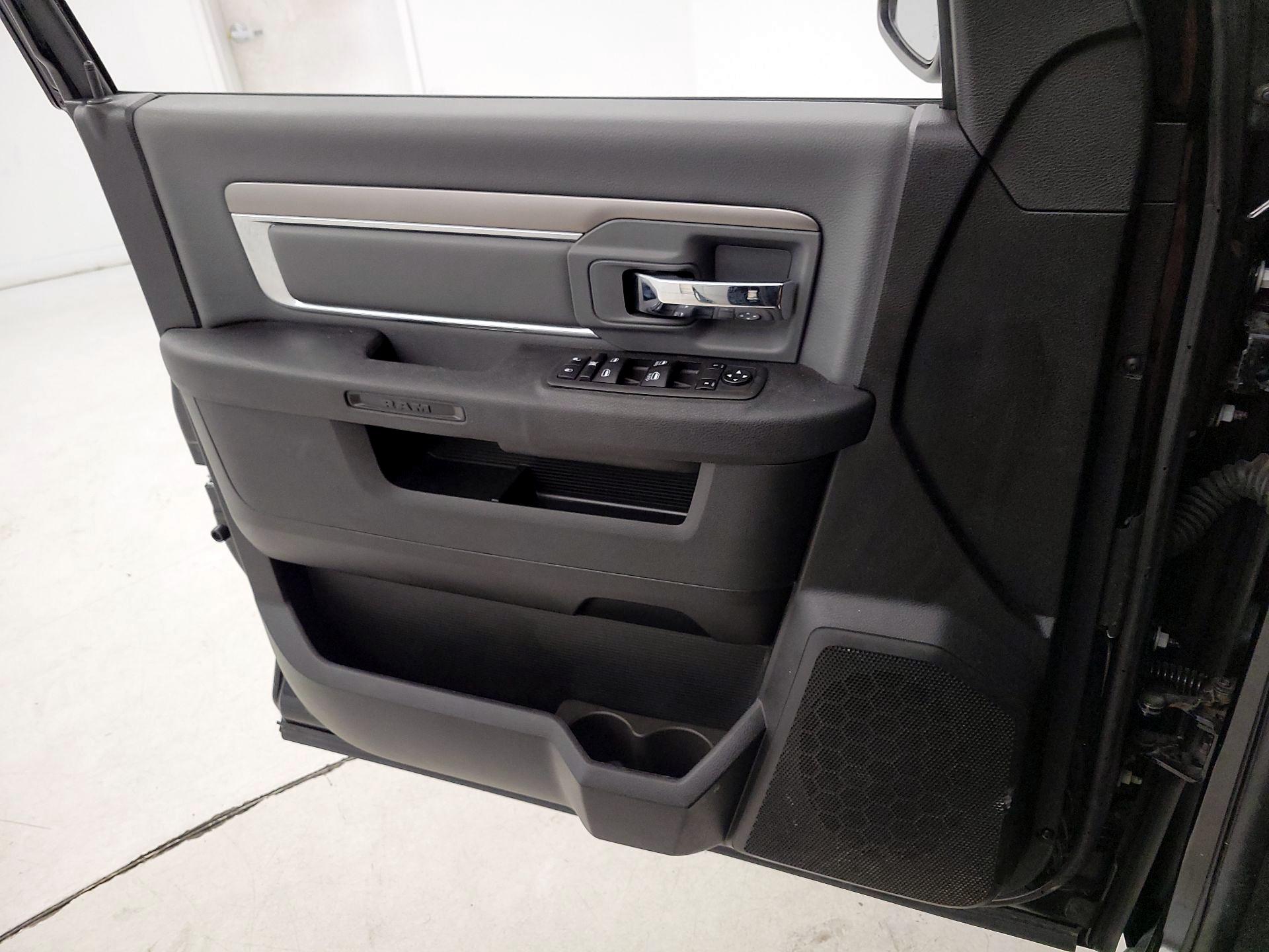 Thumbnail: 2024 RAM 1500 Classic - 12