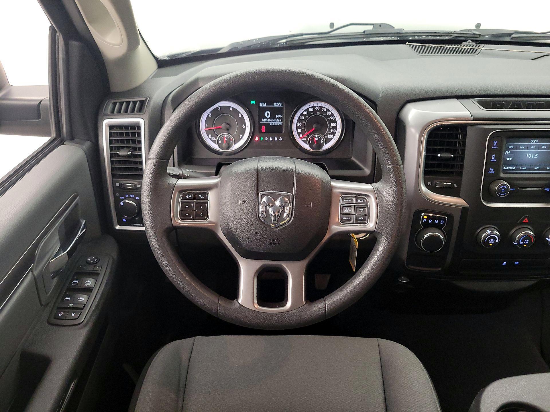 Thumbnail: 2024 RAM 1500 Classic - 10