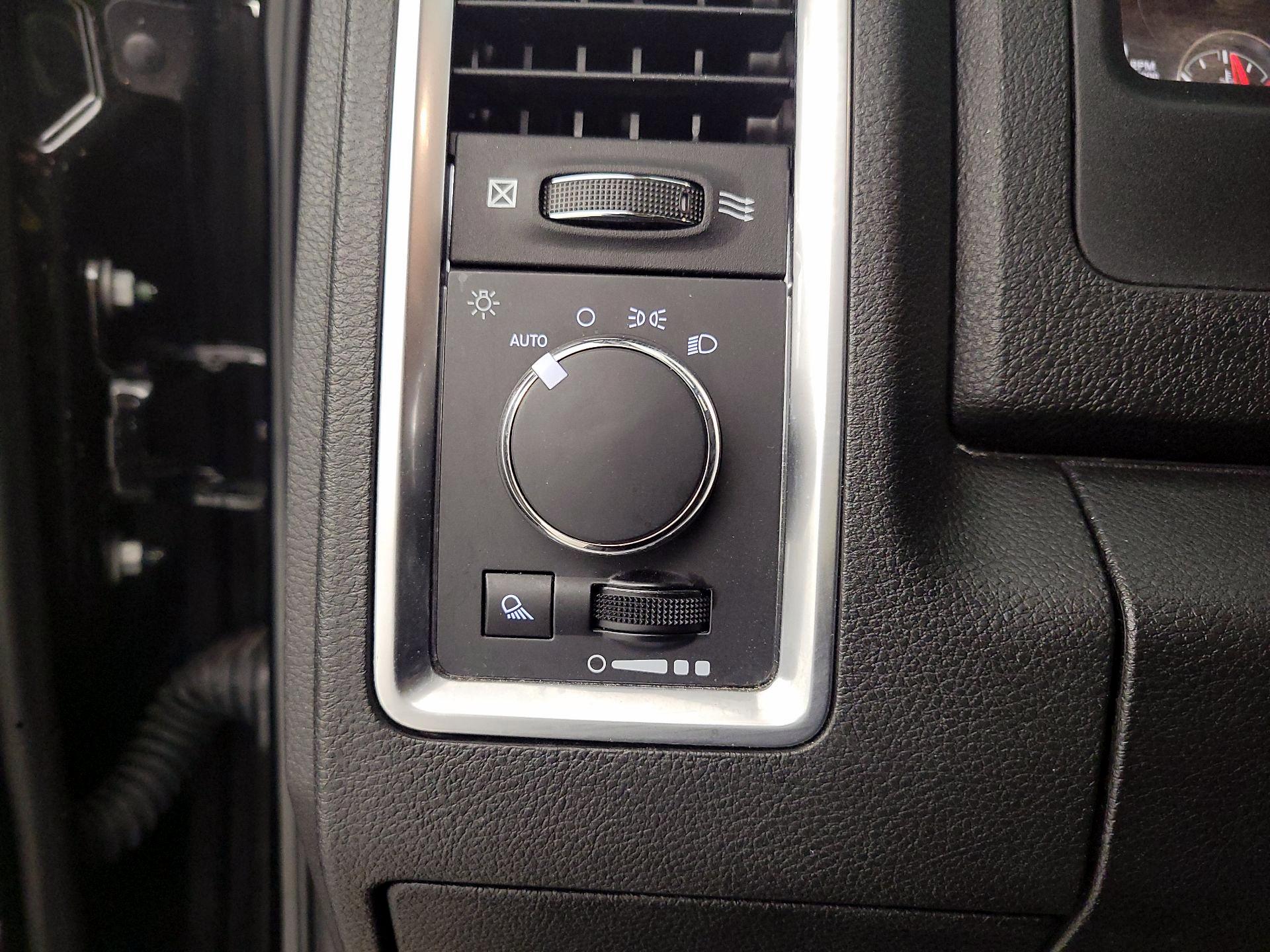 Thumbnail: 2024 RAM 1500 Classic - 13