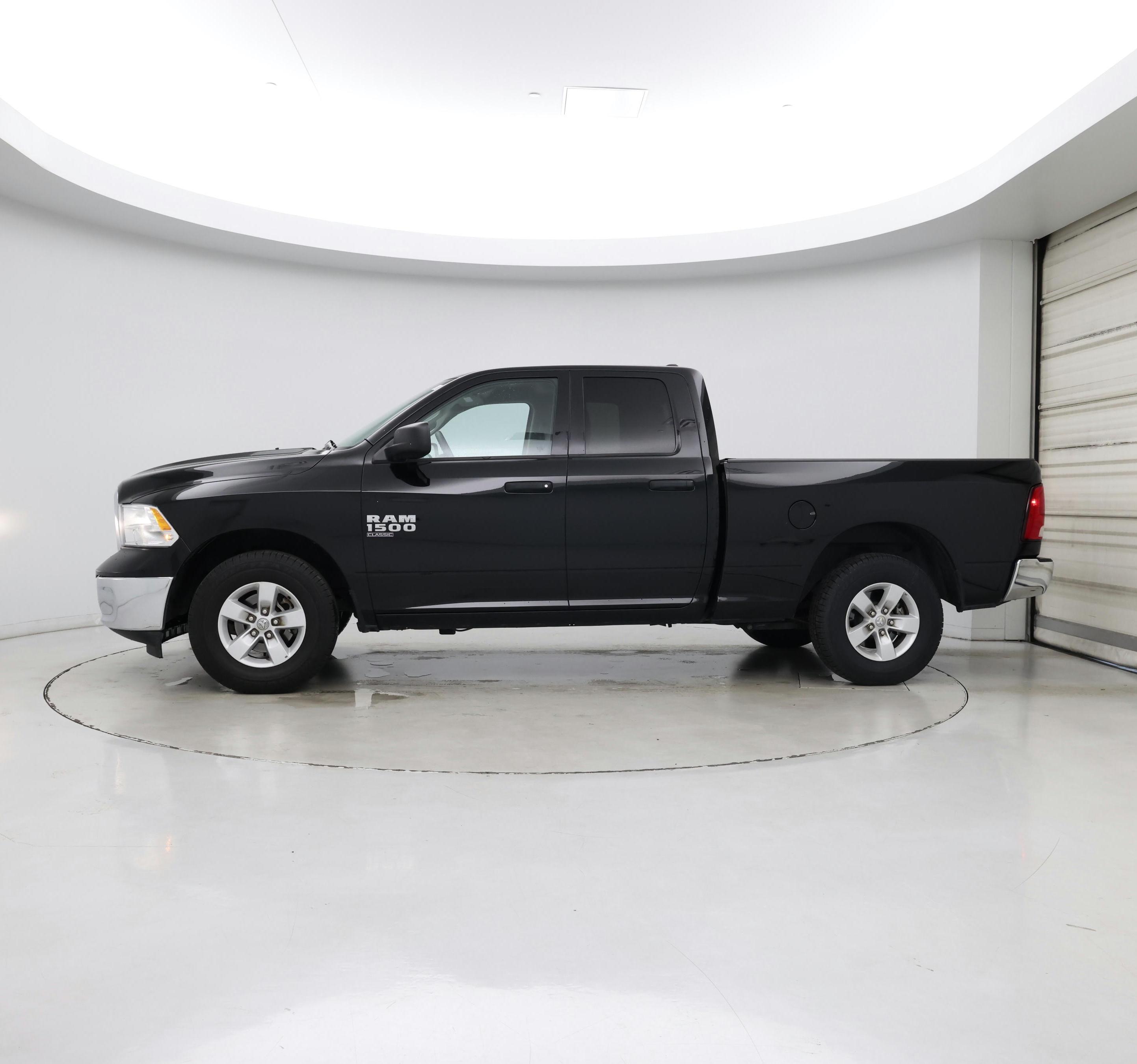 Thumbnail: 2024 RAM 1500 Classic - 3