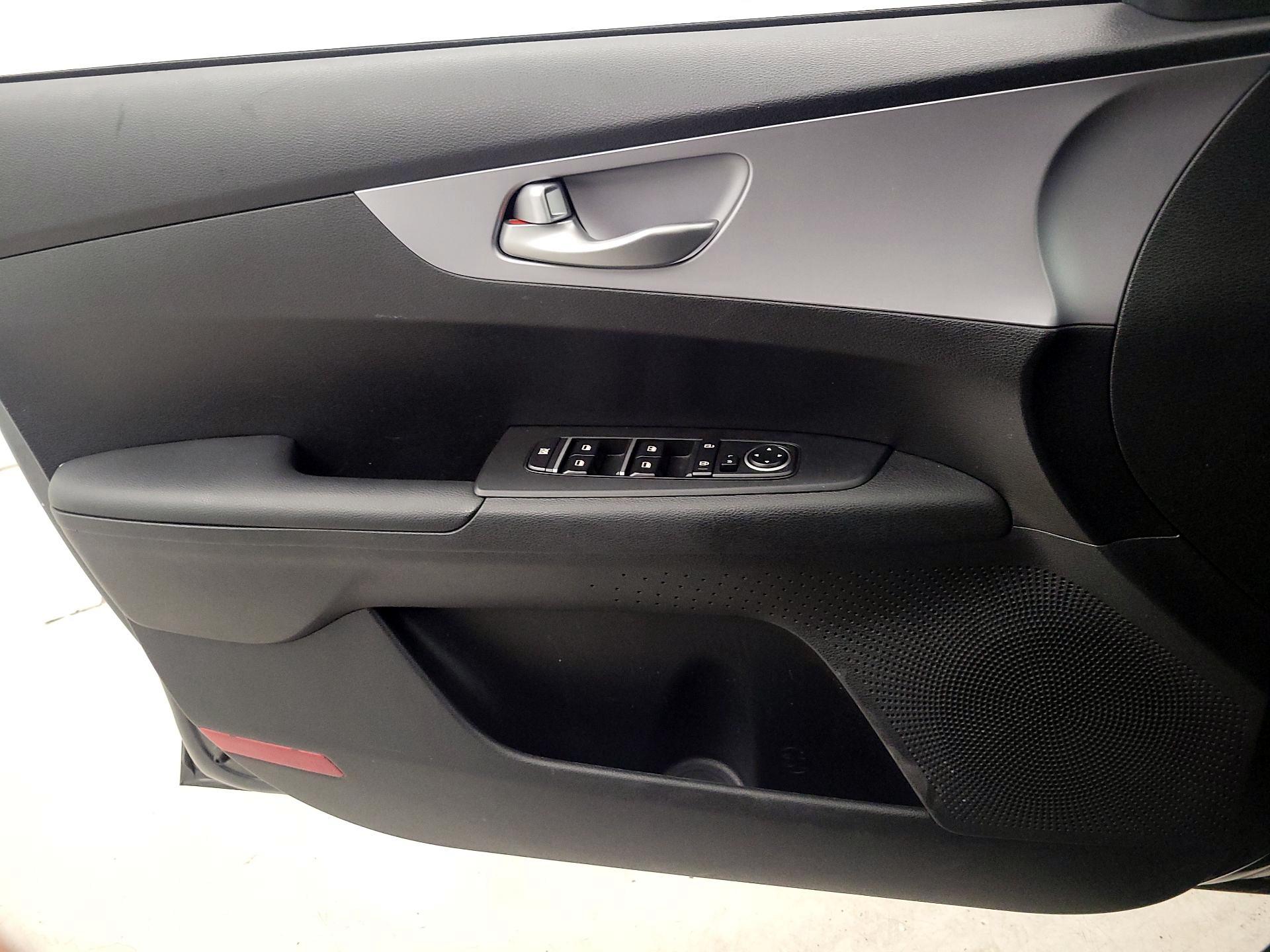 Thumbnail: 2024 Kia Forte - 12