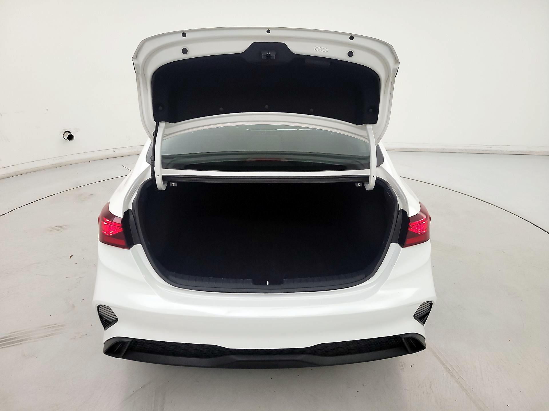 Thumbnail: 2024 Kia Forte - 20