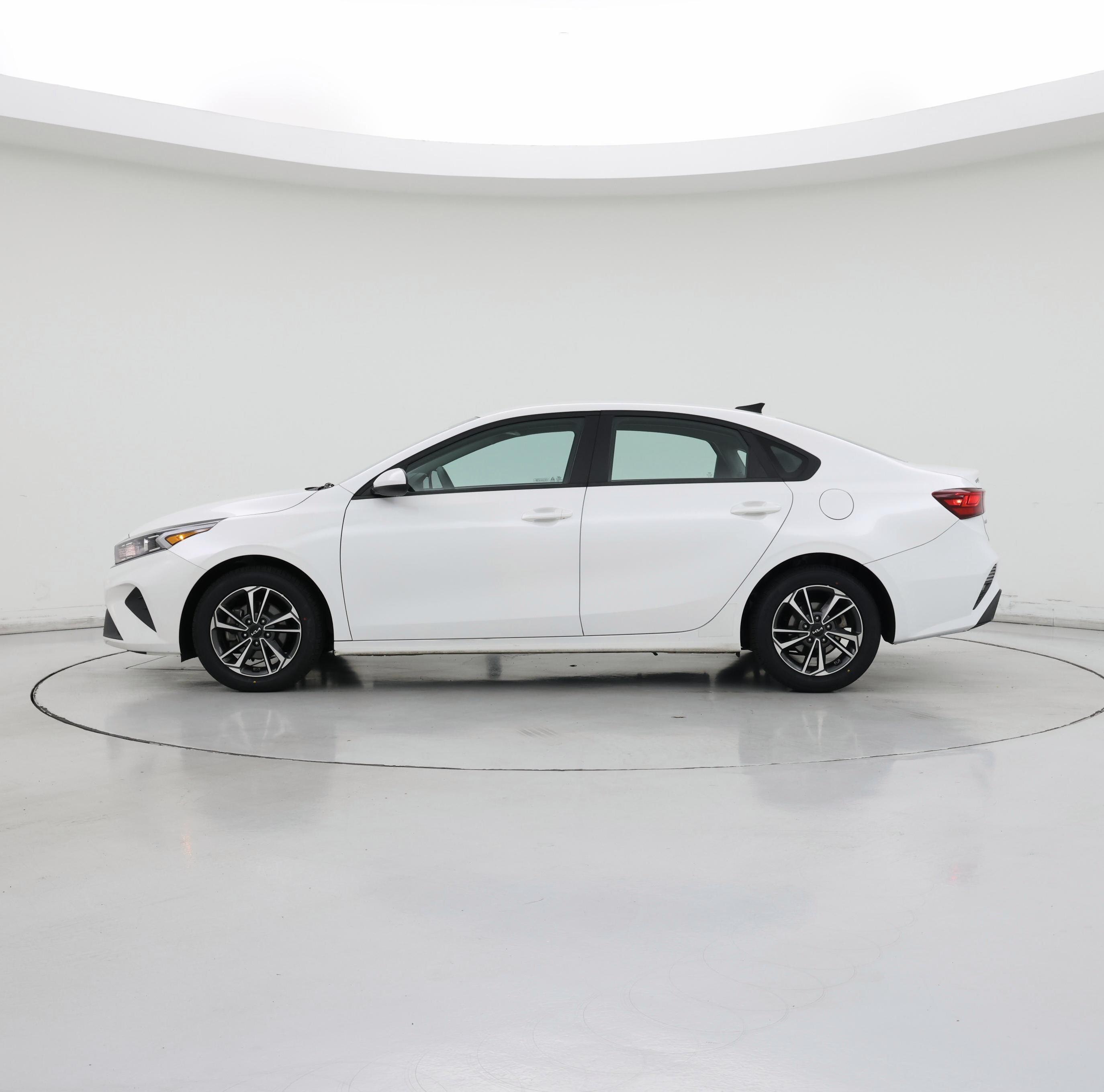 Thumbnail: 2024 Kia Forte - 3