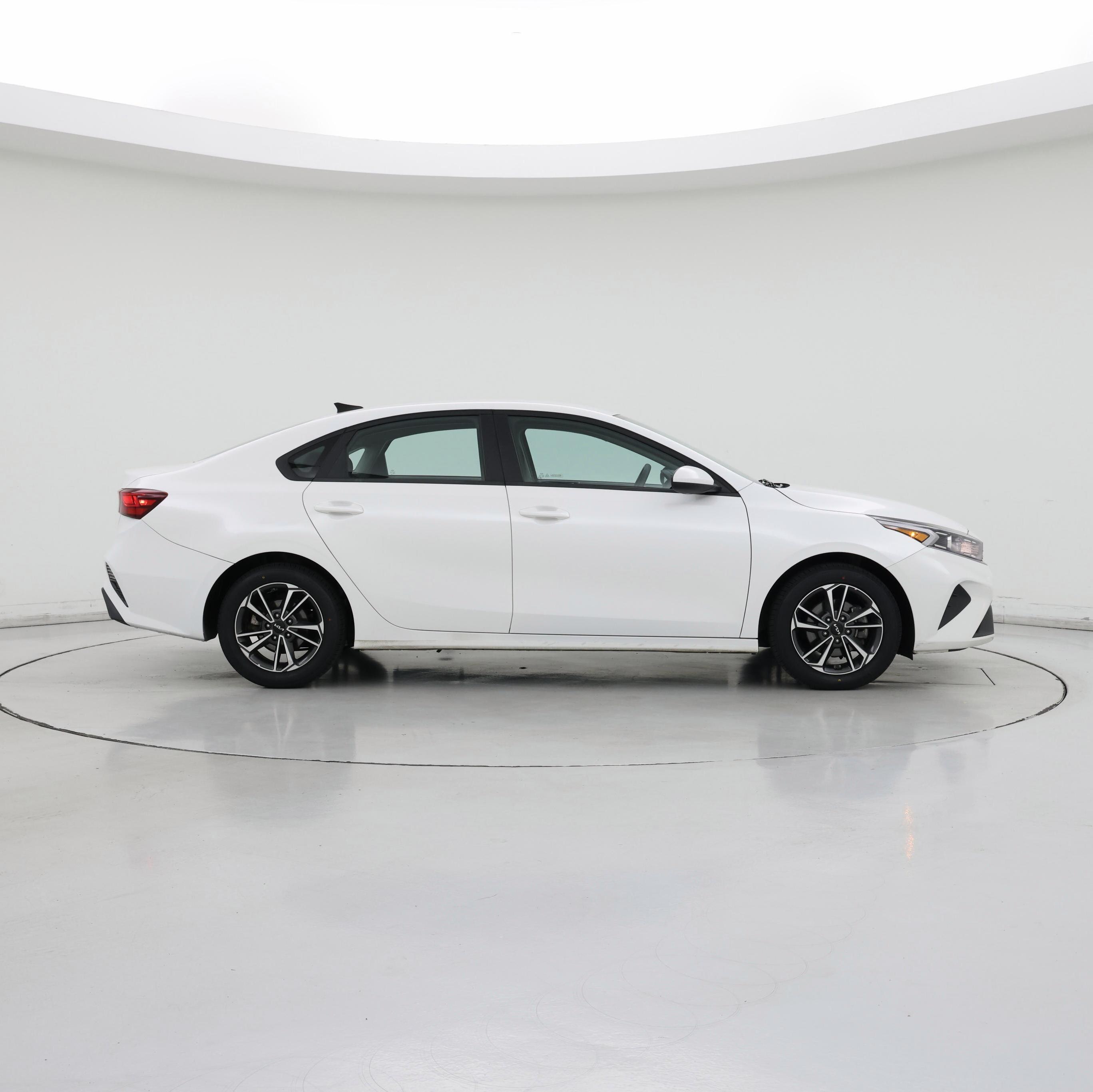 Thumbnail: 2024 Kia Forte - 7
