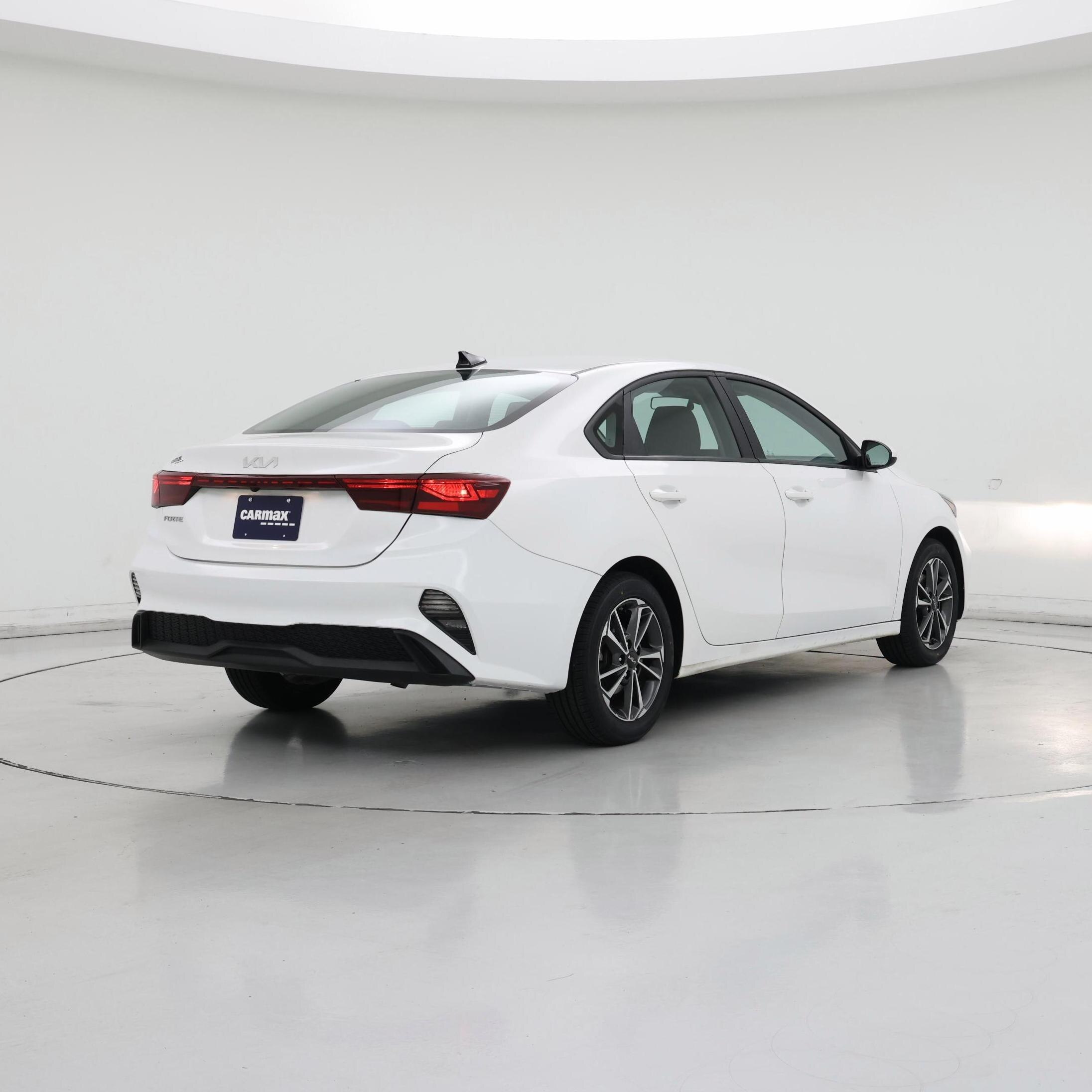 Thumbnail: 2024 Kia Forte - 8