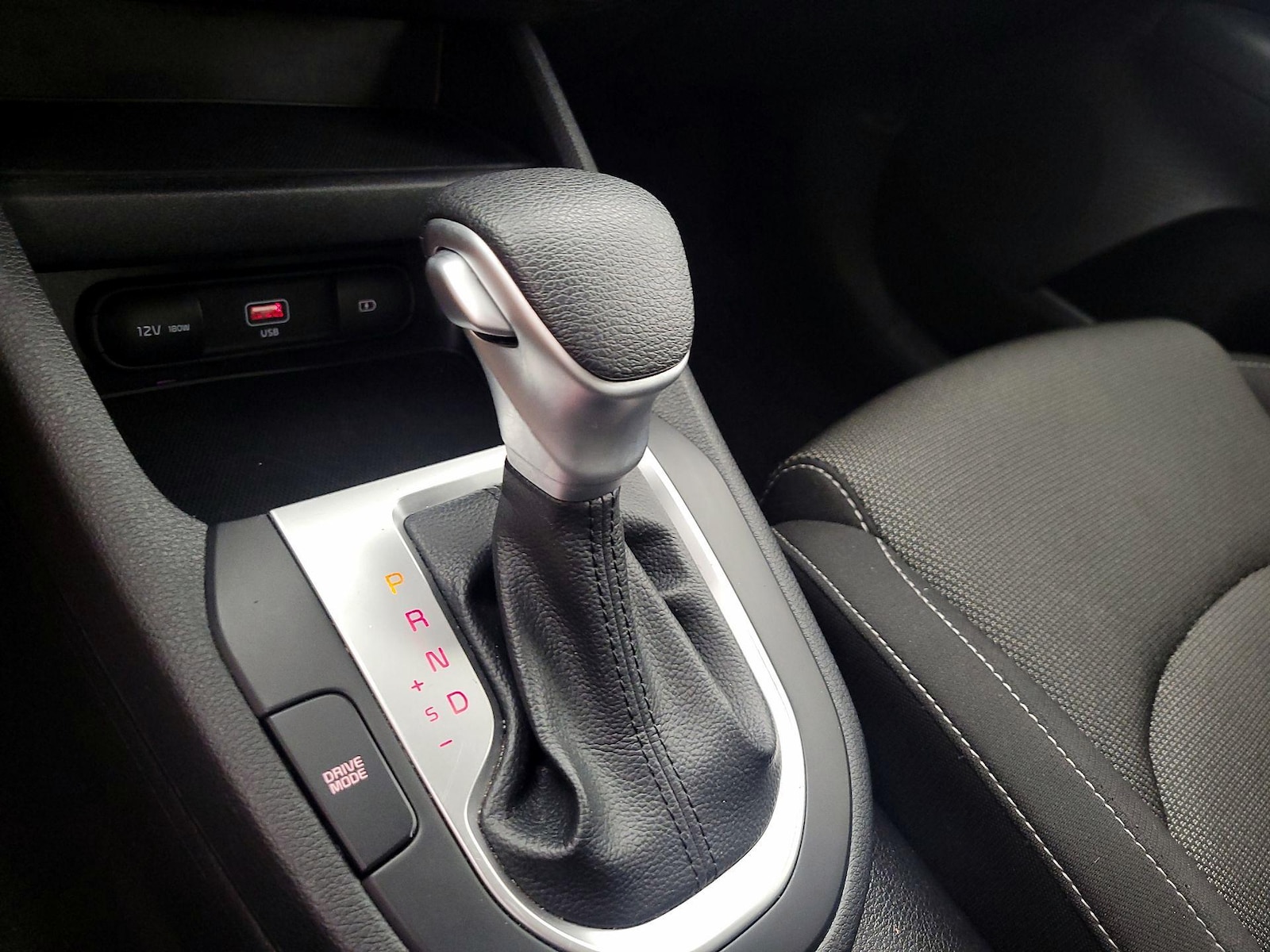 2024 Kia Forte LXS - Photo 18