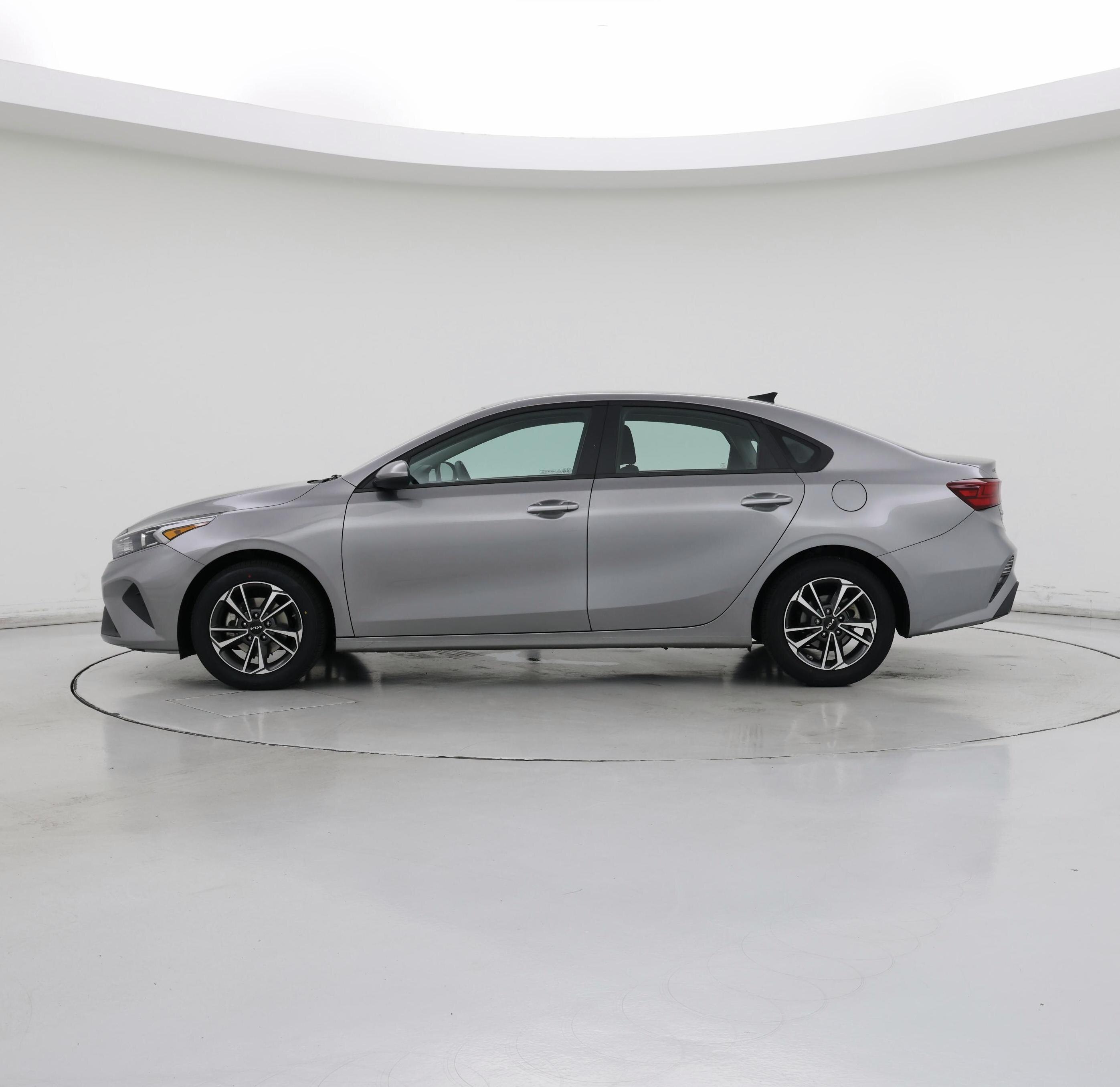 Thumbnail: 2024 Kia Forte - 3