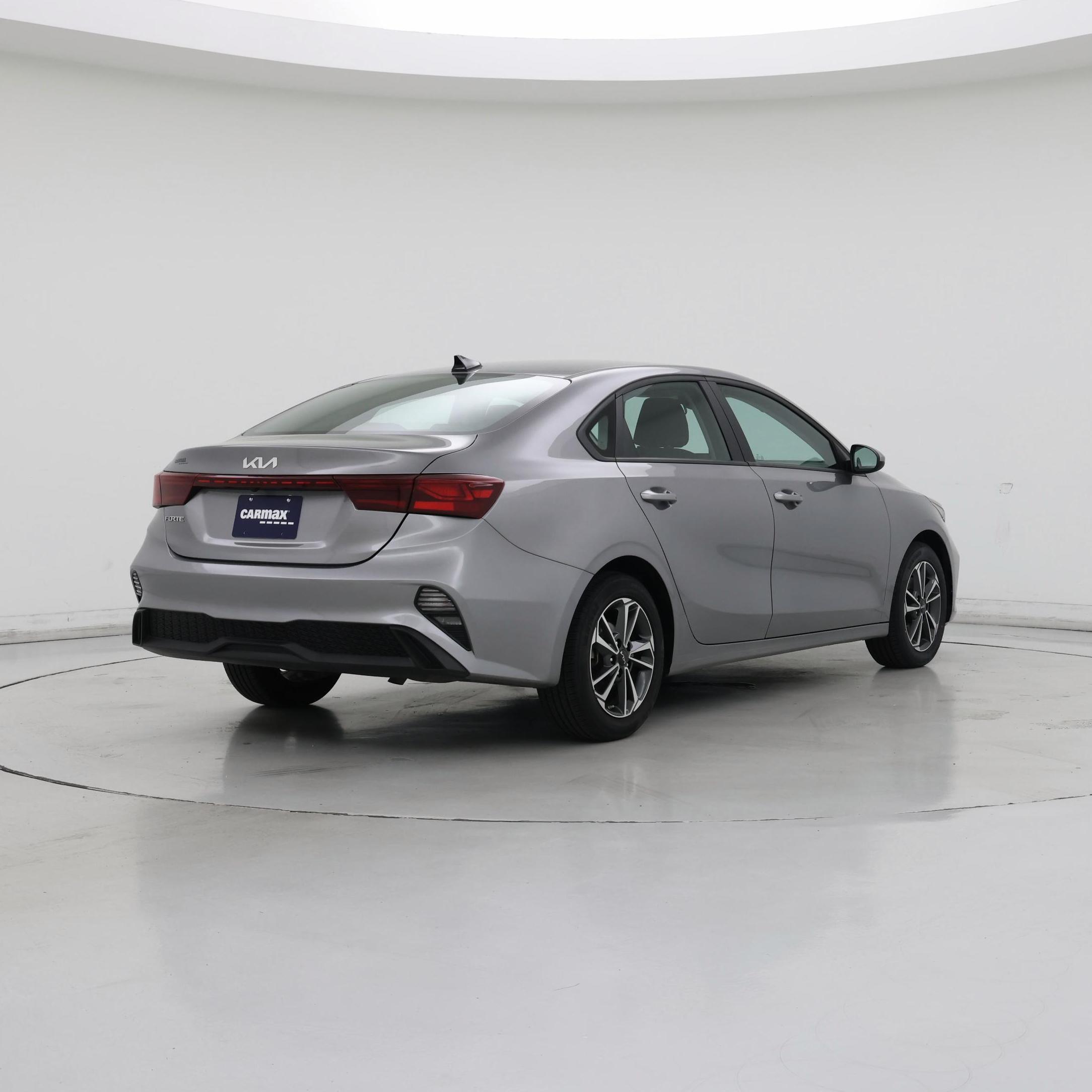 Thumbnail: 2024 Kia Forte - 8