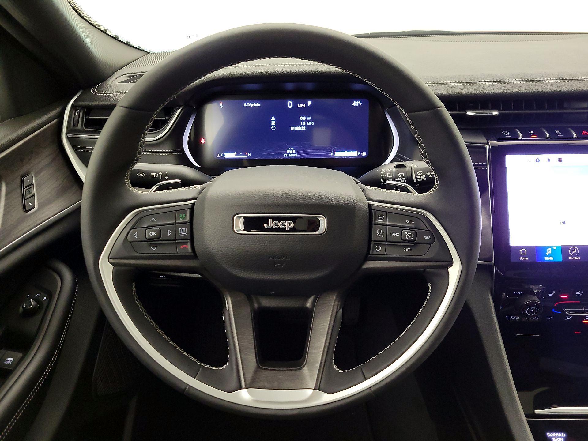 Thumbnail: 2024 Jeep Grand Cherokee L - 10