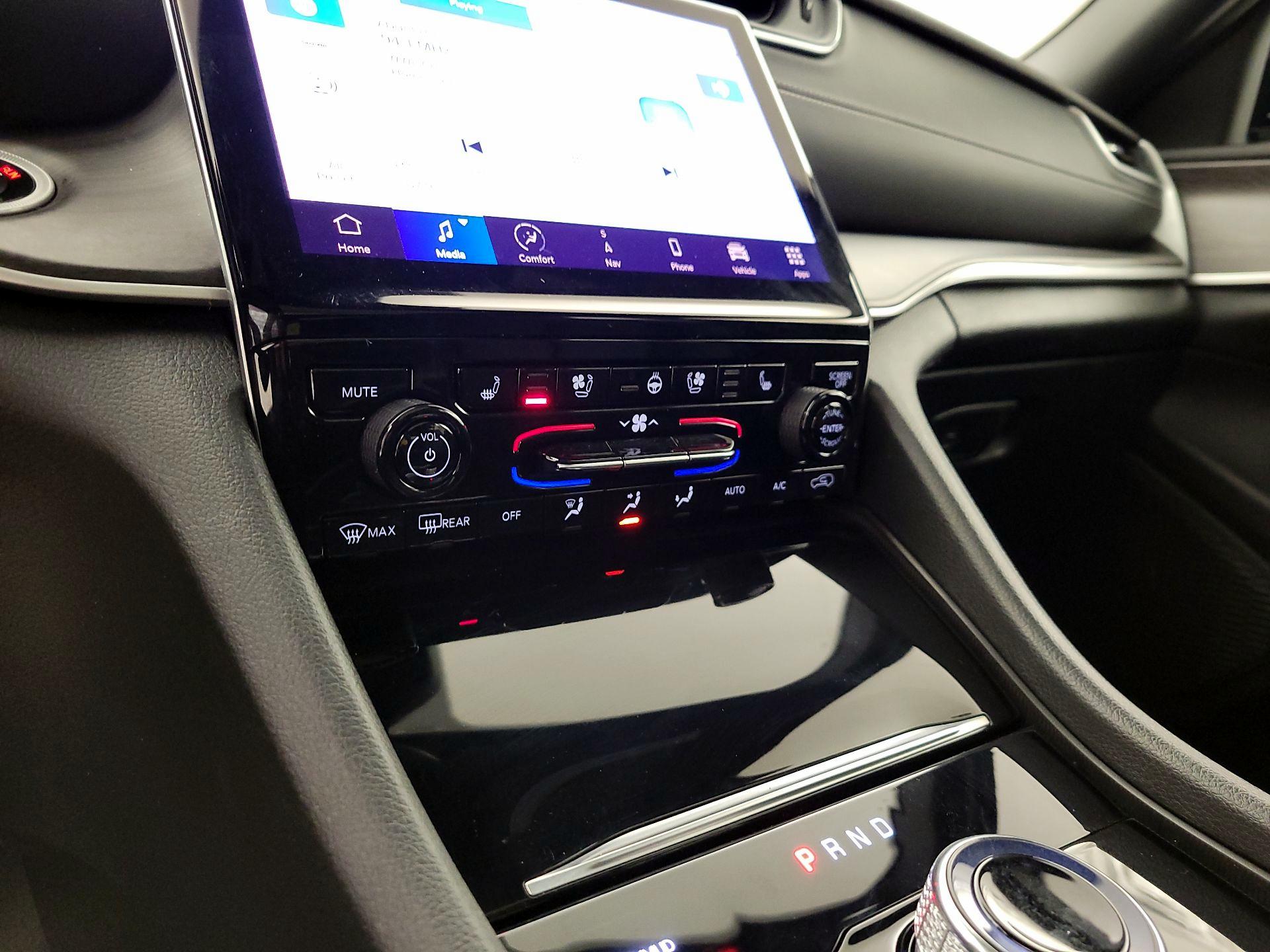 Thumbnail: 2024 Jeep Grand Cherokee L - 17