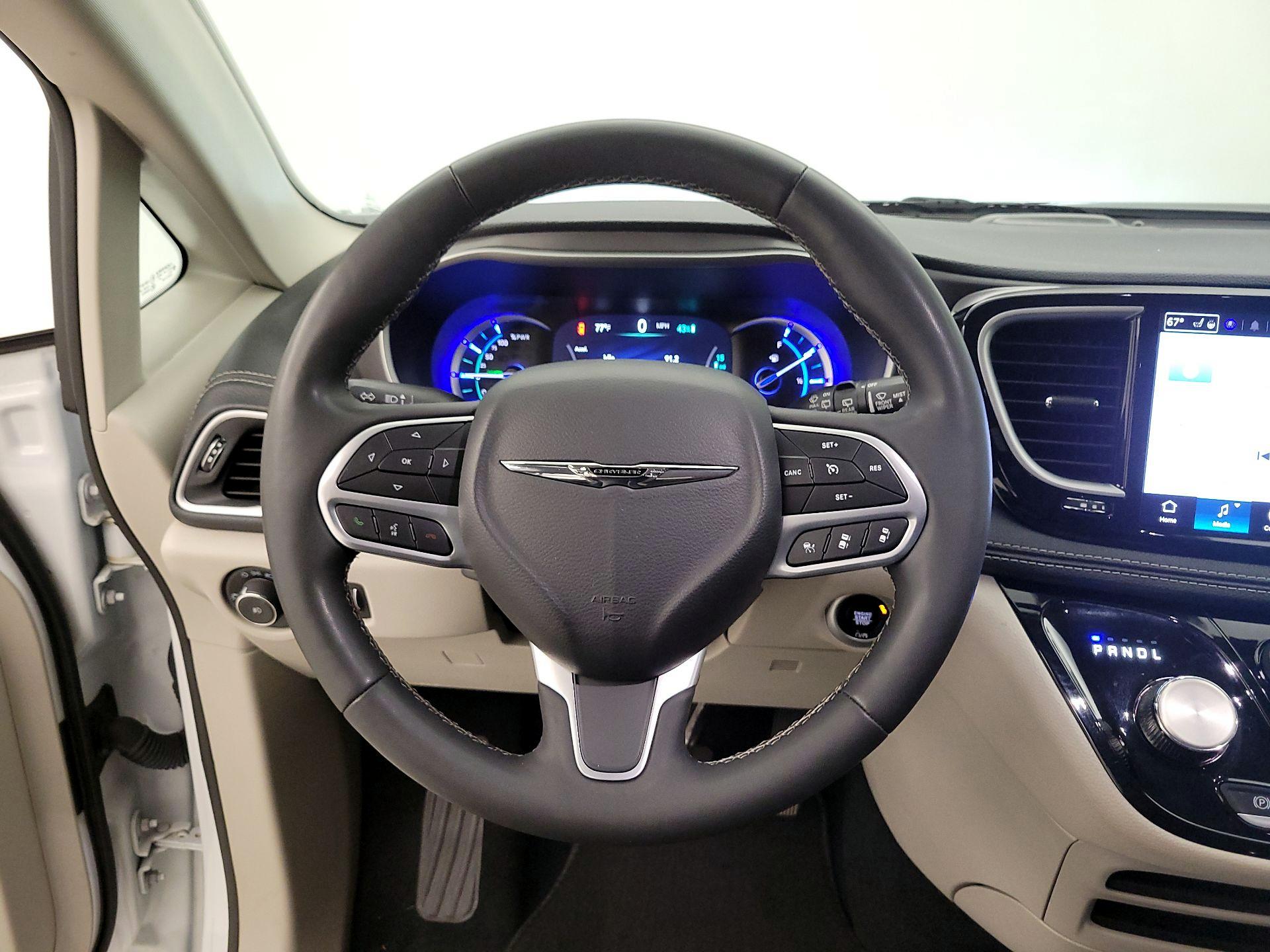 Thumbnail: 2024 Chrysler Pacifica - 10