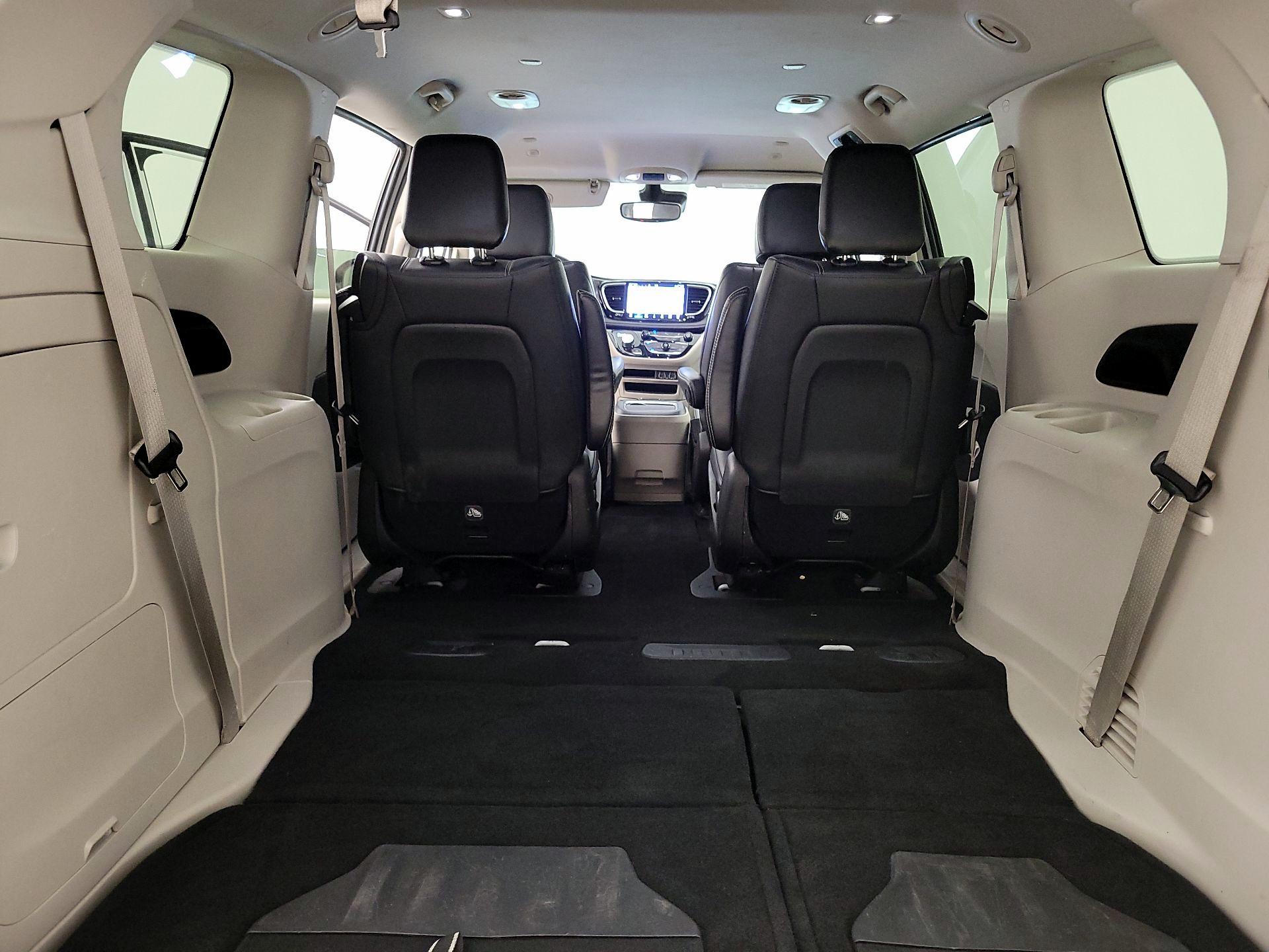 Thumbnail: 2024 Chrysler Pacifica - 20