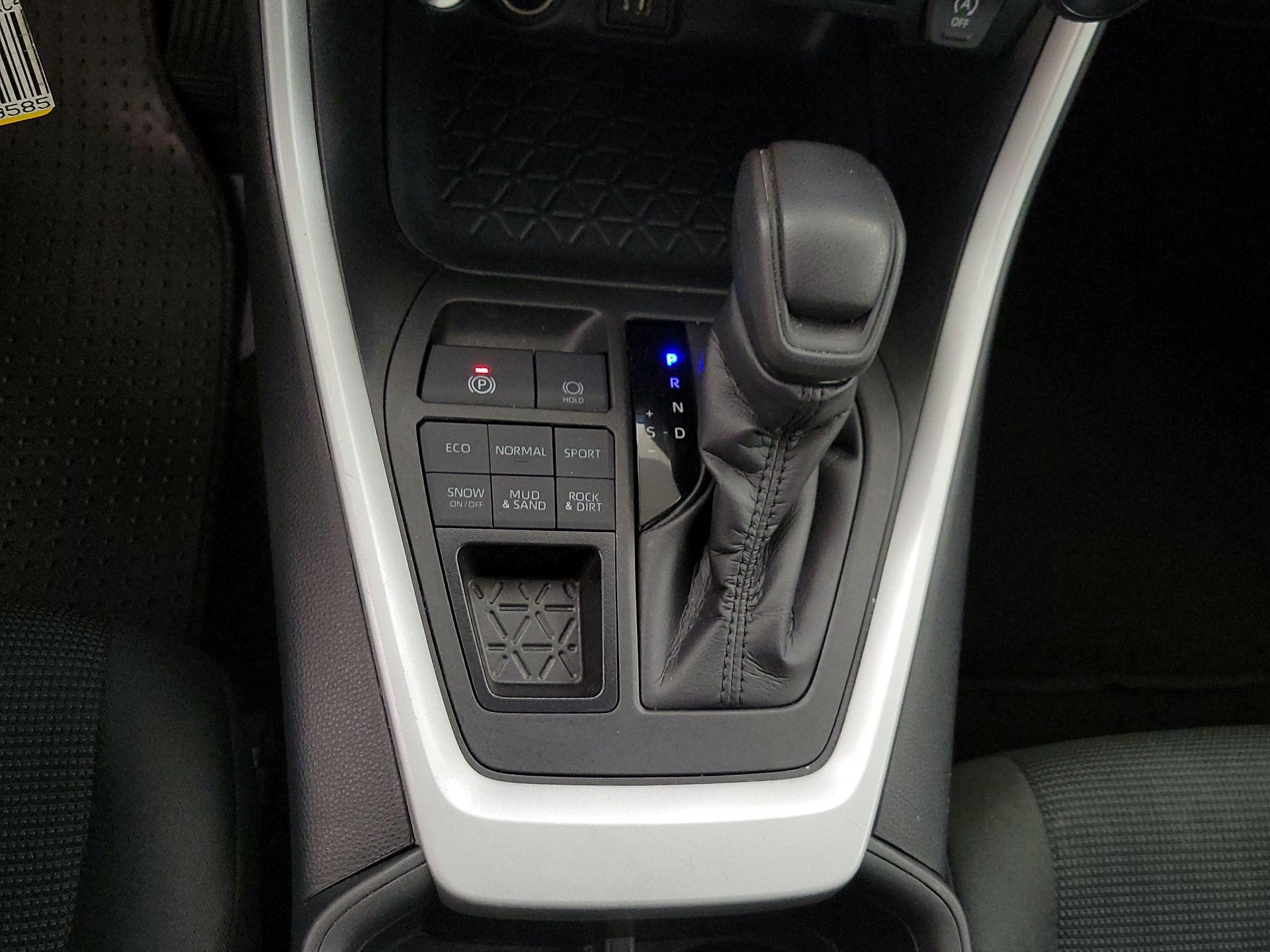 Thumbnail: 2024 Toyota RAV4 - 17