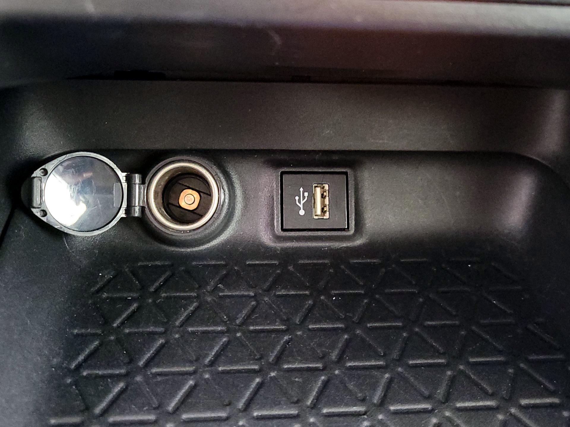 Thumbnail: 2024 Toyota RAV4 - 18