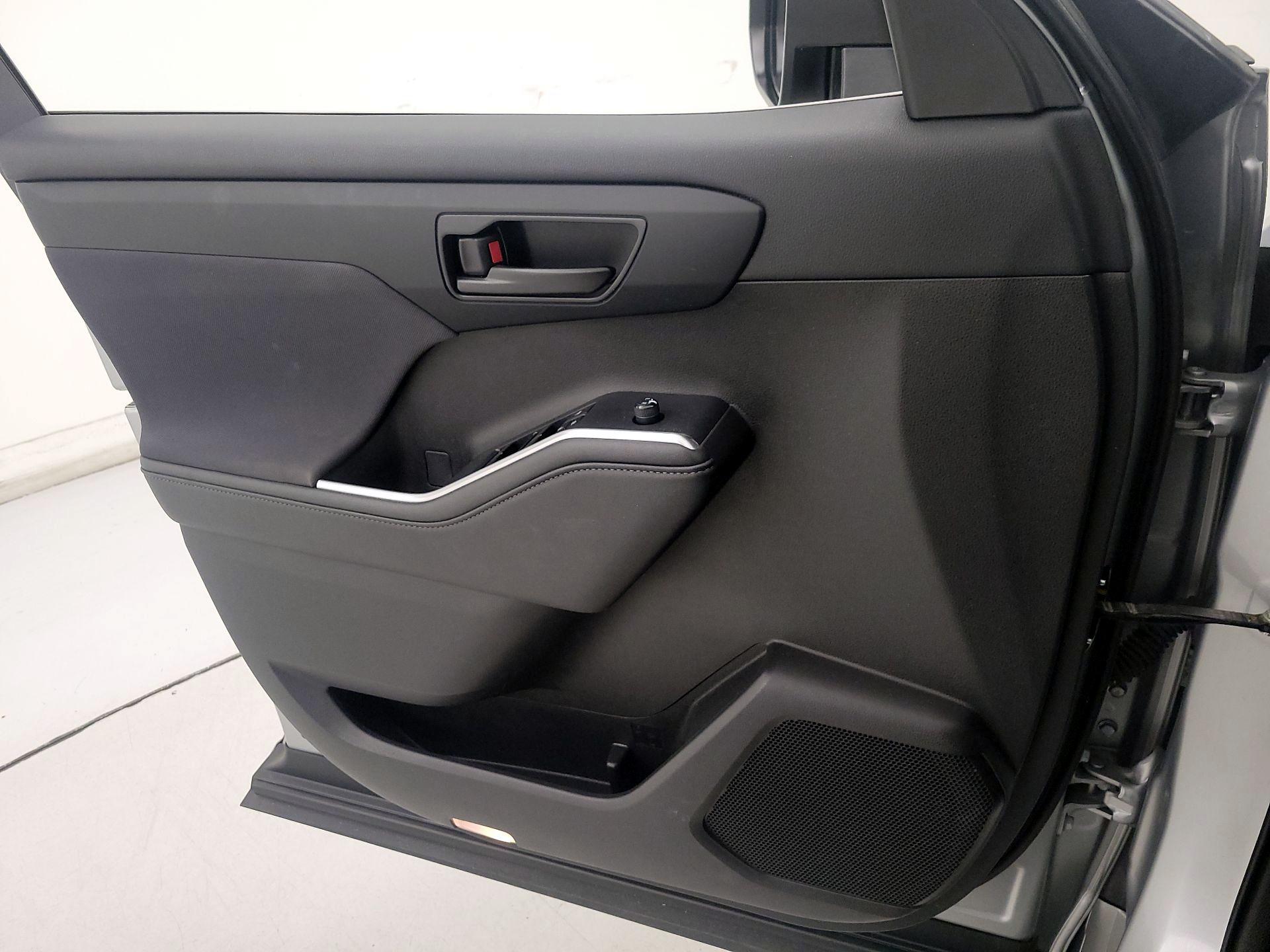 Thumbnail: 2024 Toyota Highlander - 12