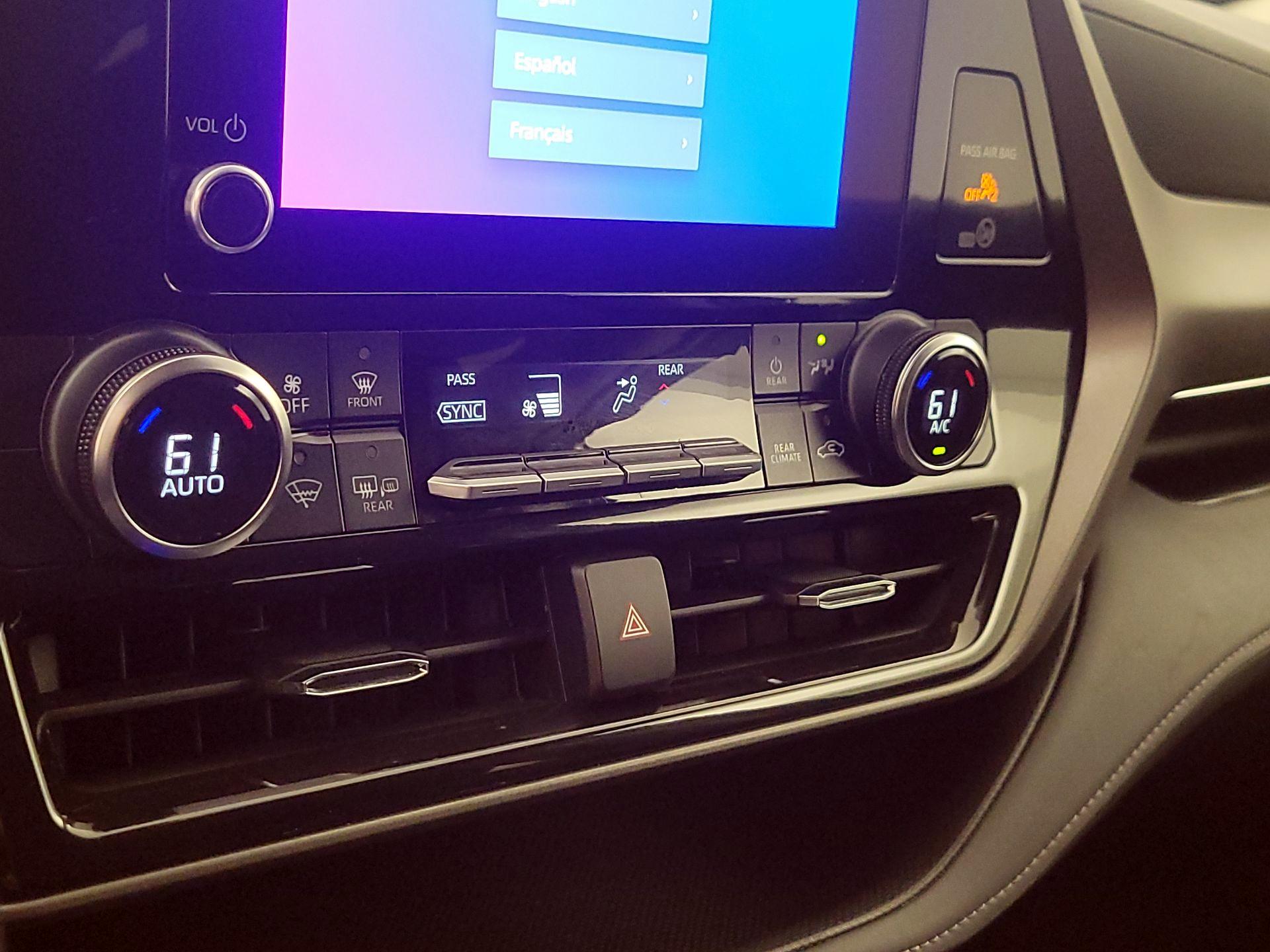 Thumbnail: 2024 Toyota Highlander - 16