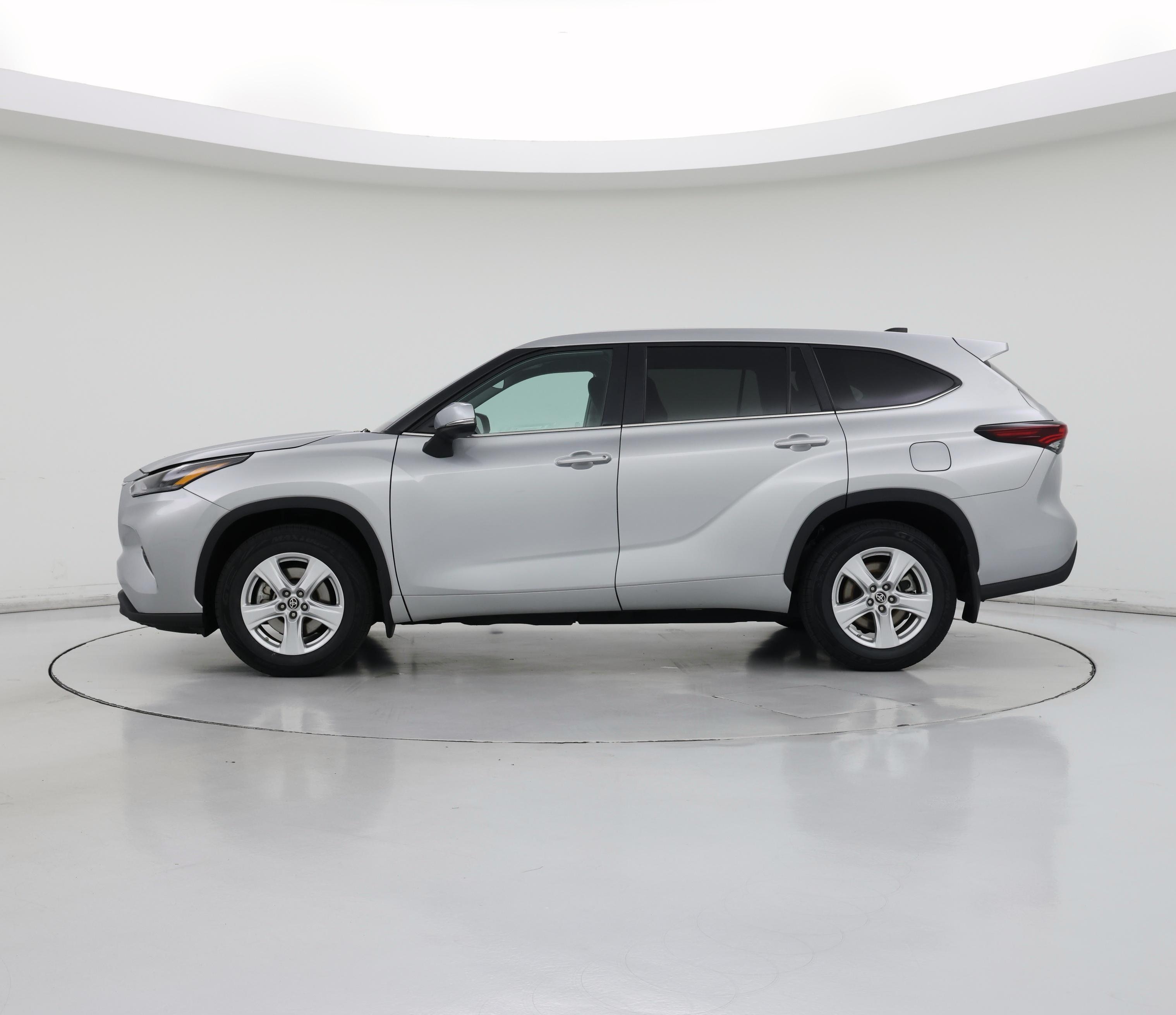 Thumbnail: 2024 Toyota Highlander - 3