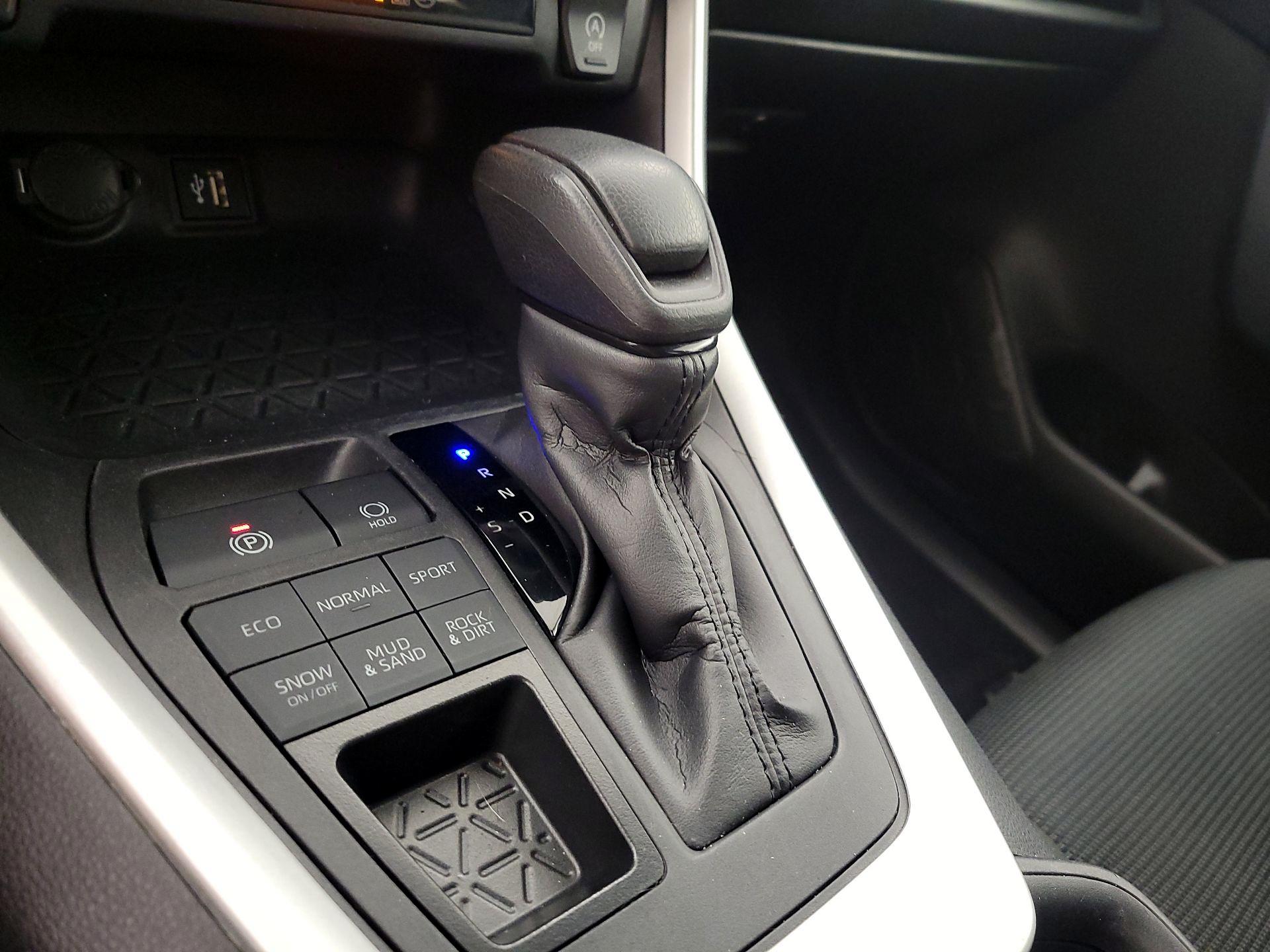 Thumbnail: 2024 Toyota RAV4 - 17