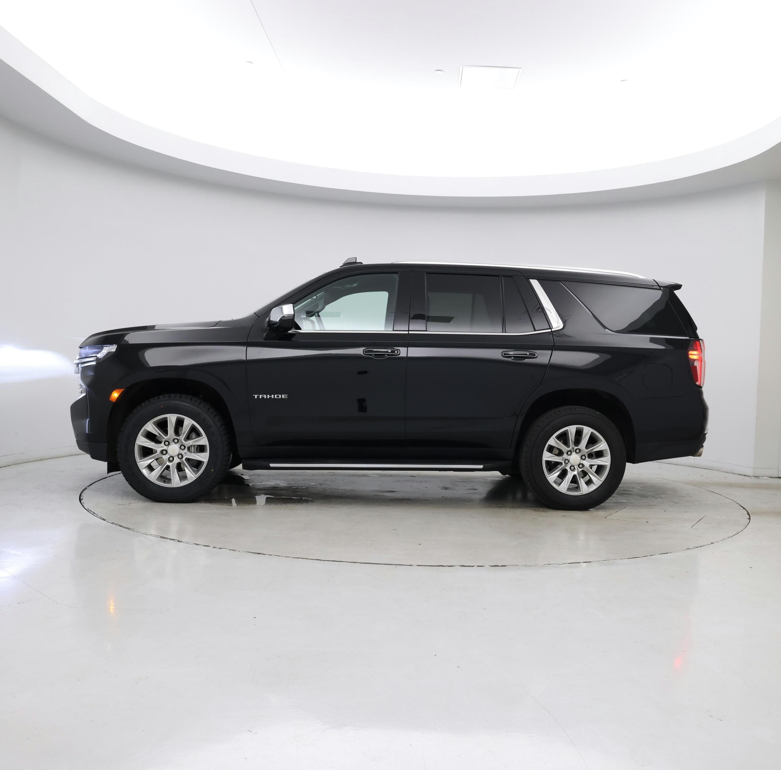 Thumbnail: 2024 Chevrolet Tahoe - 3