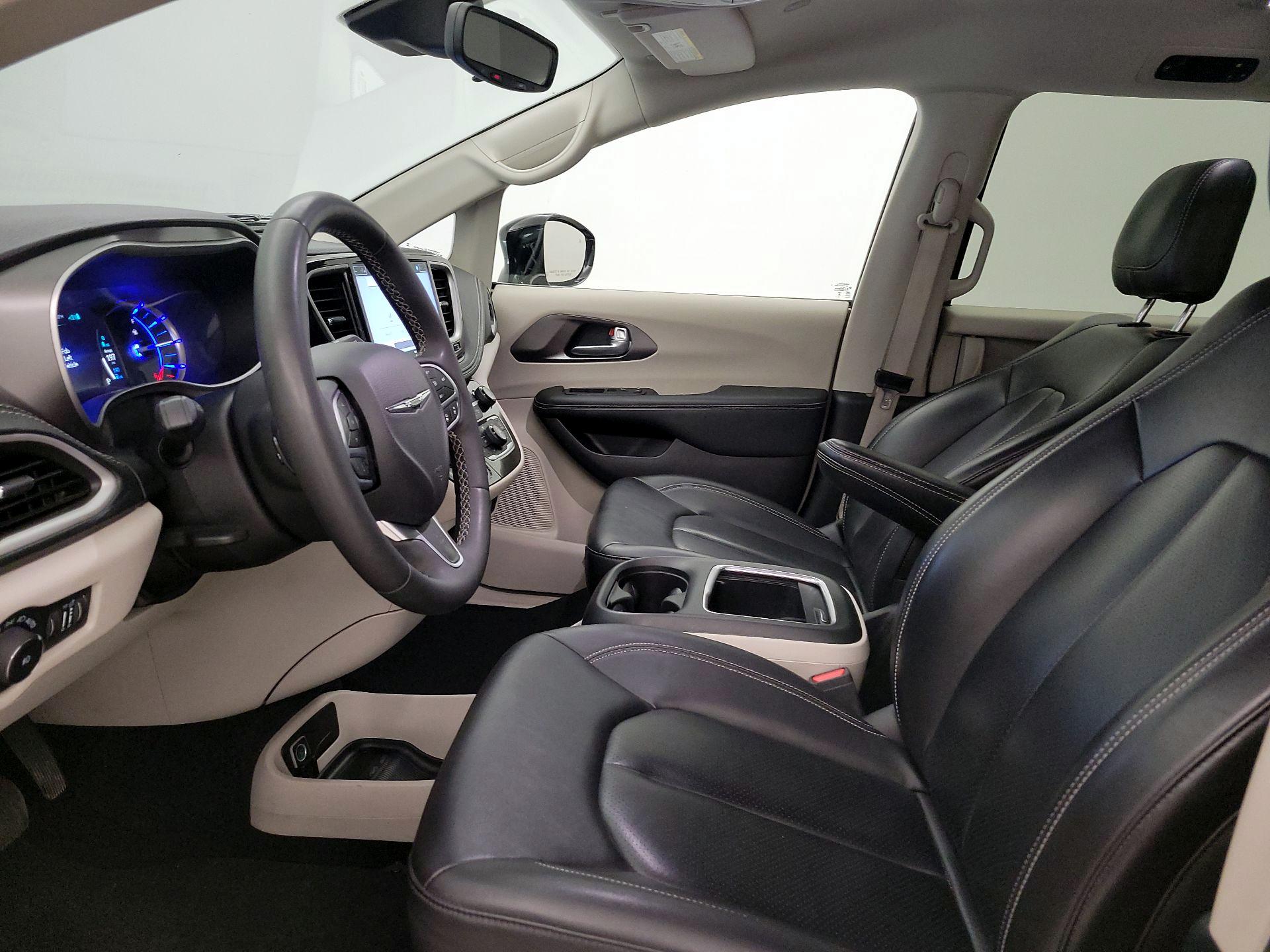 Thumbnail: 2024 Chrysler Pacifica - 11